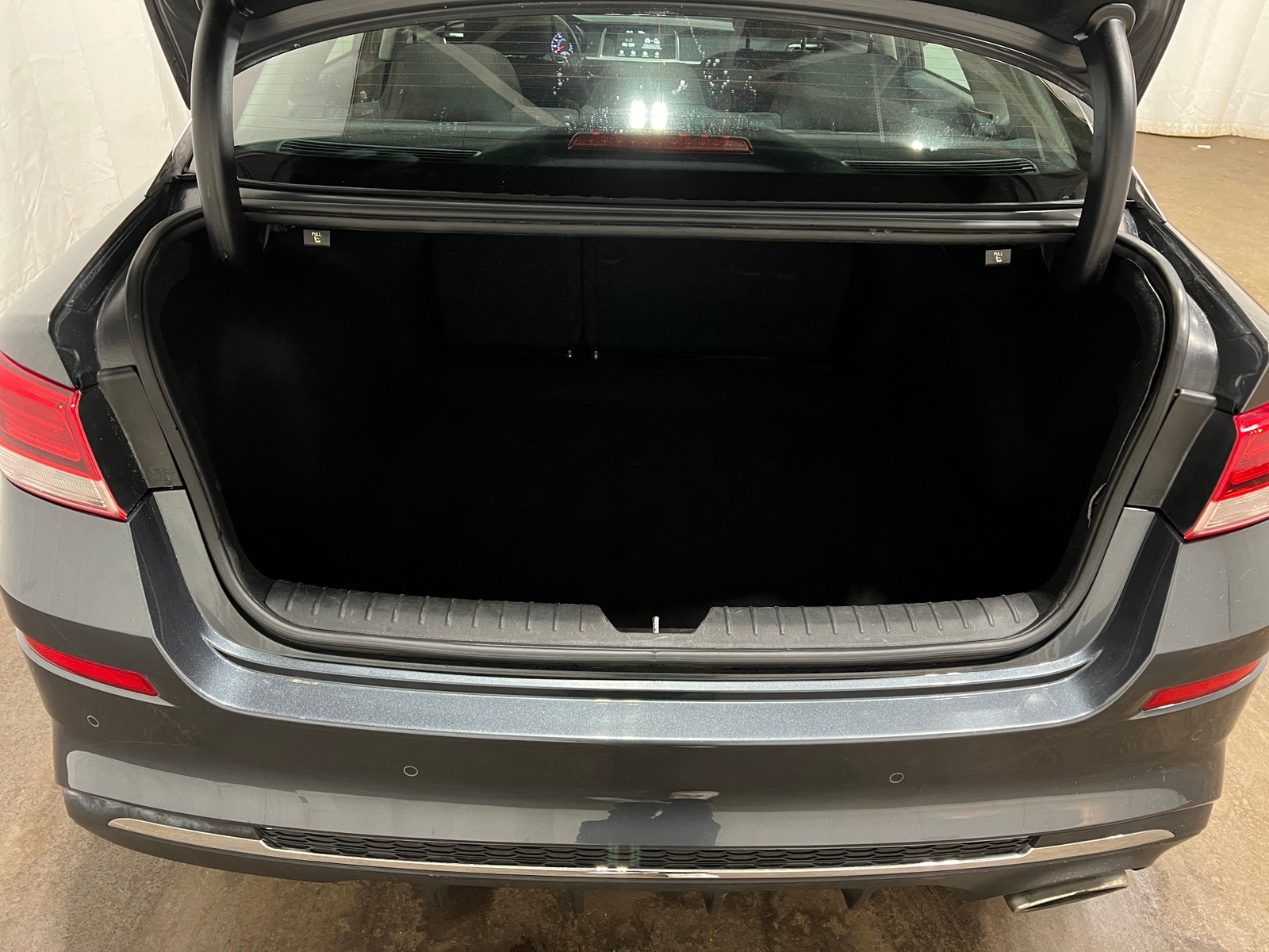 Thumbnail: 2020 Kia Optima - 7