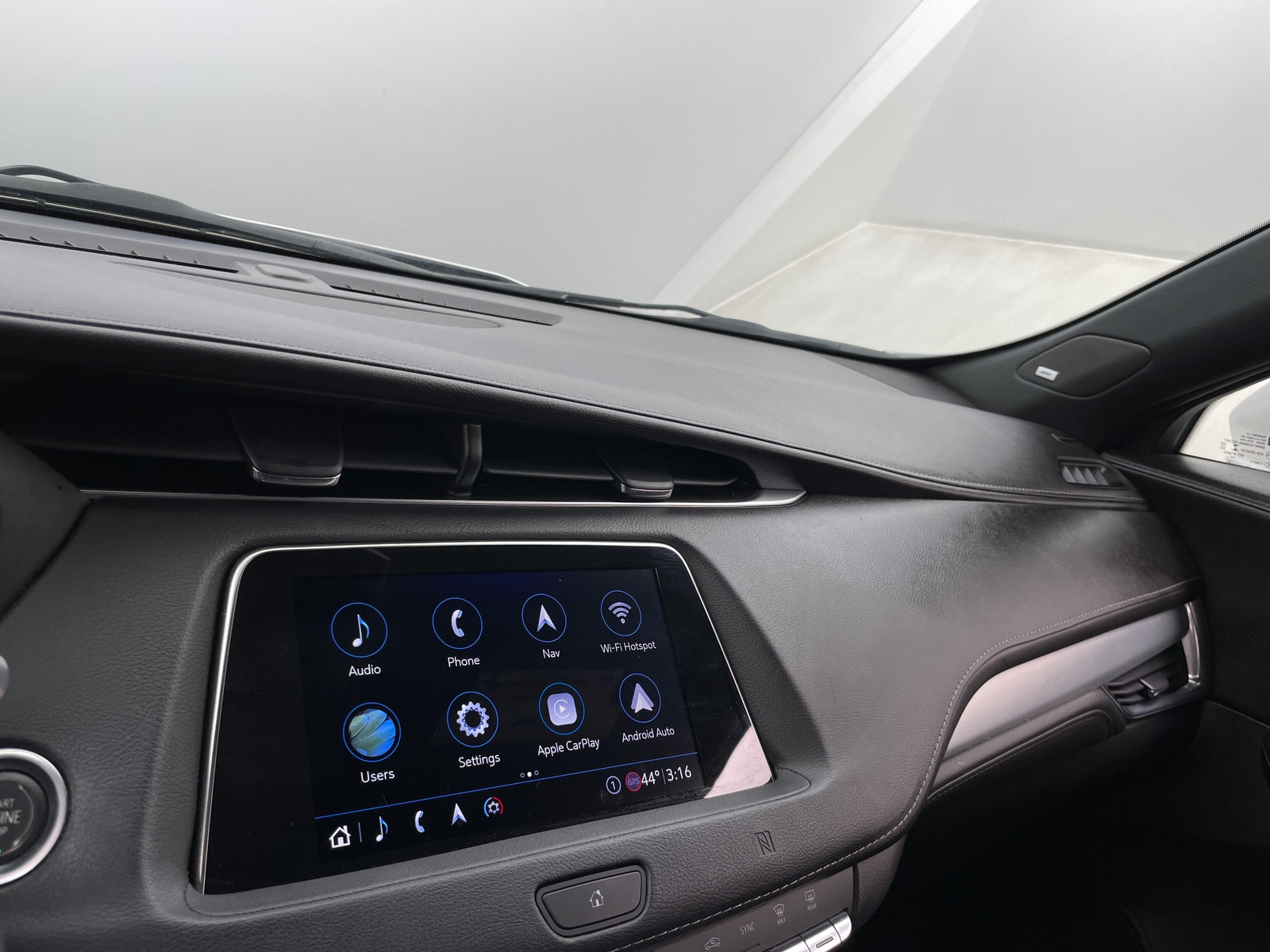 Thumbnail: 2020 Cadillac XT4 - 3