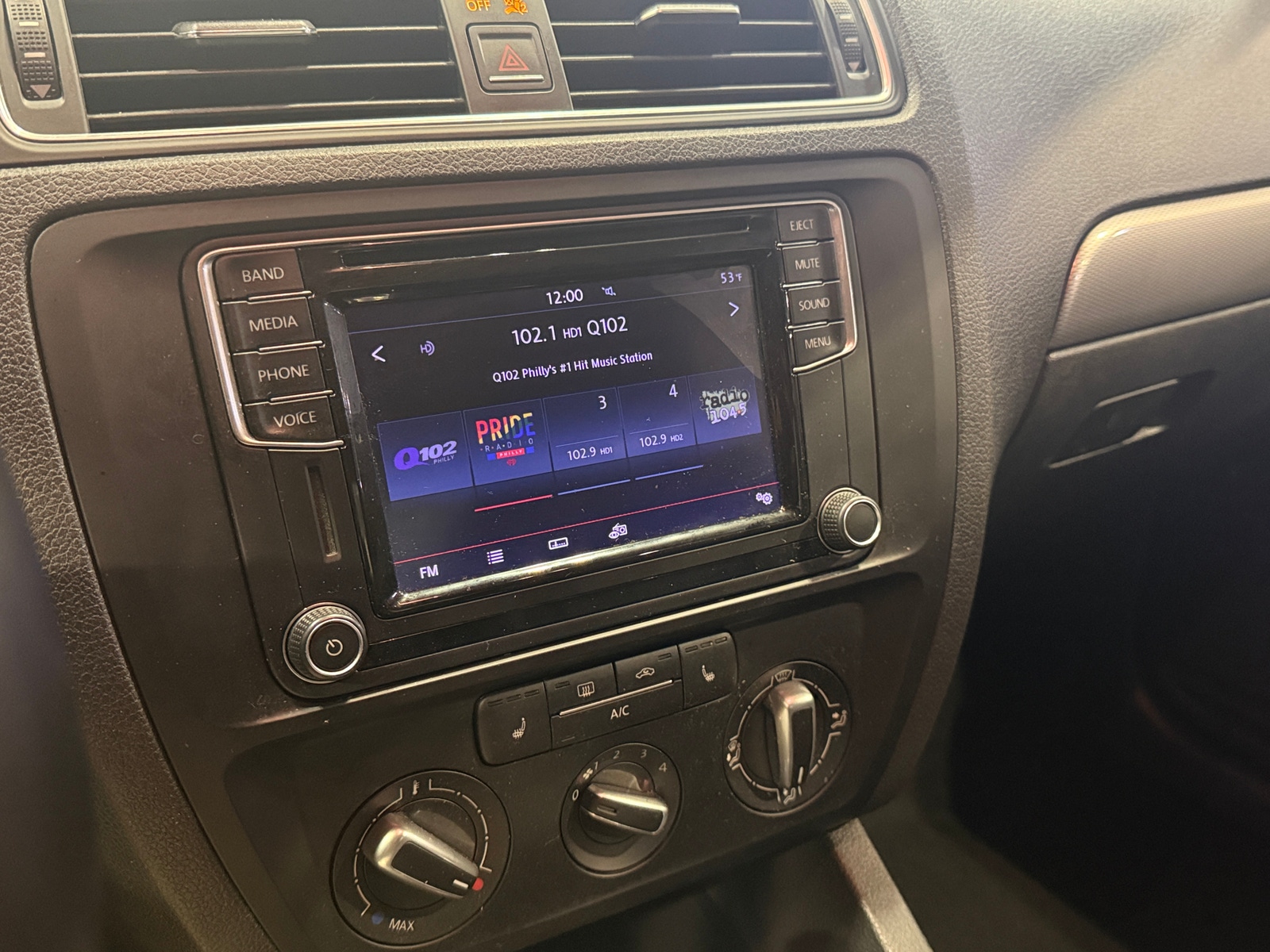 Thumbnail: 2017 Volkswagen Jetta - 3