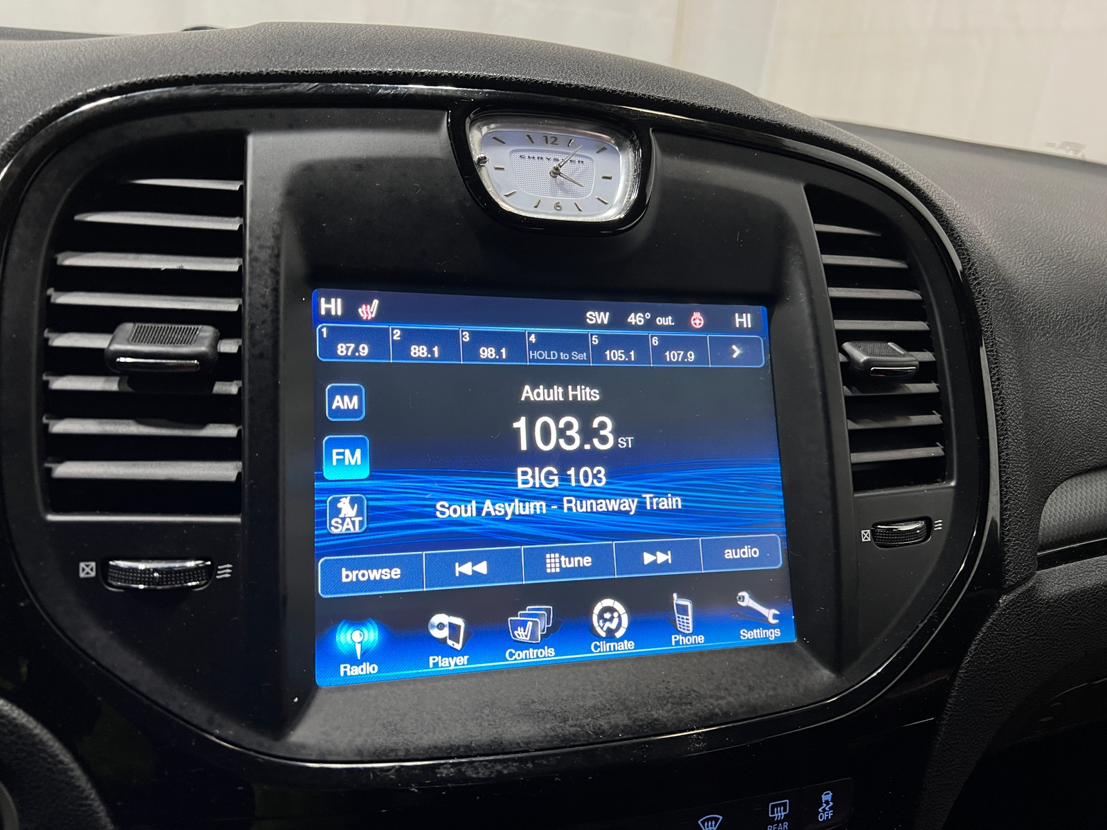 Thumbnail: 2013 Chrysler 300 - 3