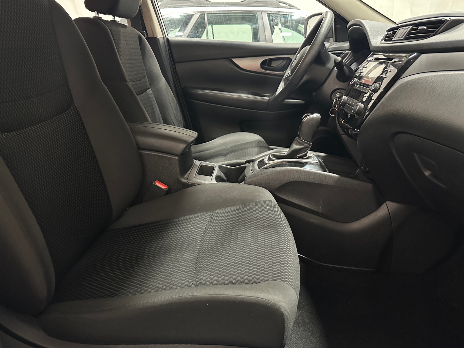 Thumbnail: 2018 Nissan Rogue Sport - 2