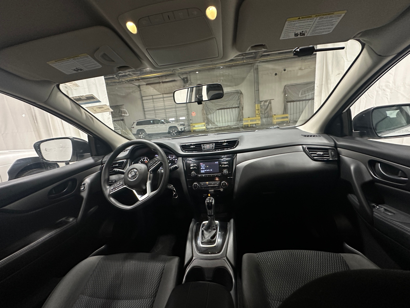 Thumbnail: 2018 Nissan Rogue Sport - 3