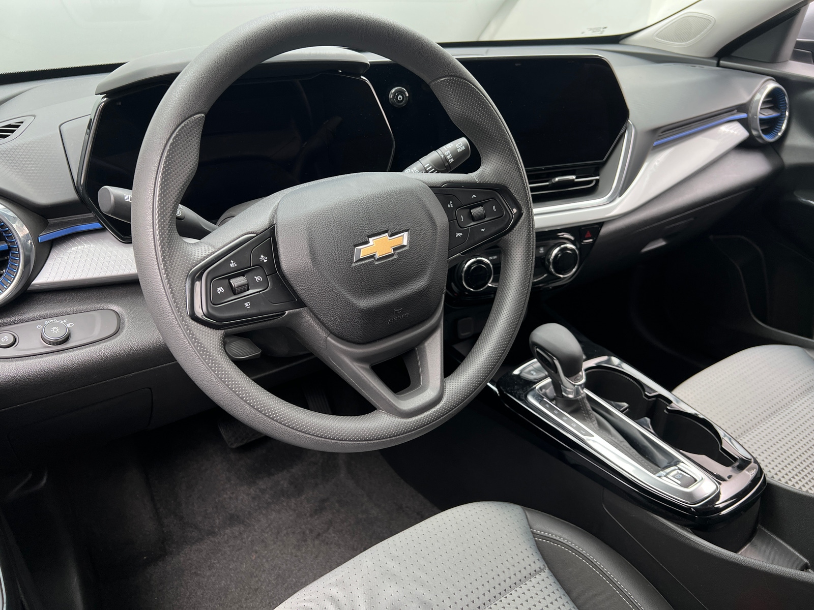 Thumbnail: 2025 Chevrolet Trax - 5