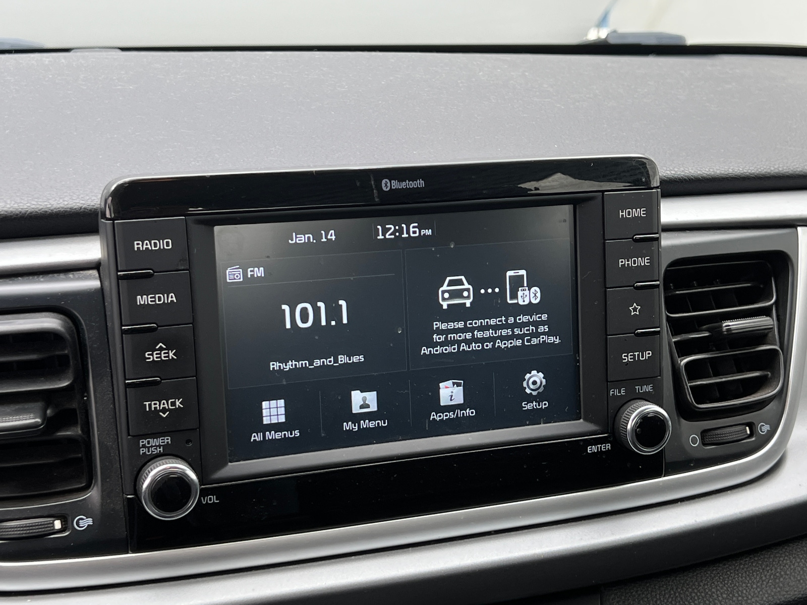 Thumbnail: 2020 Kia Rio - 4