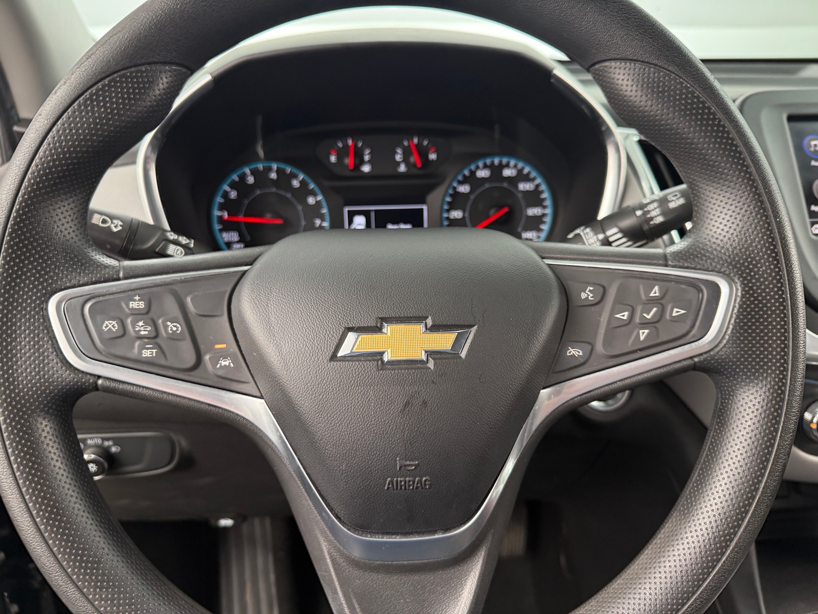 Thumbnail: 2022 Chevrolet Equinox - 5