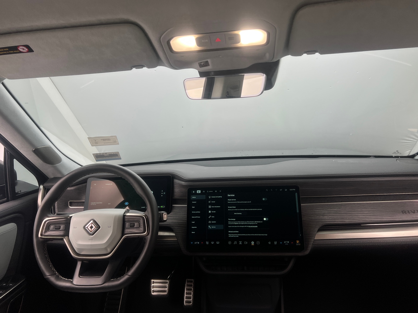 Thumbnail: 2023 Rivian R1S - 2