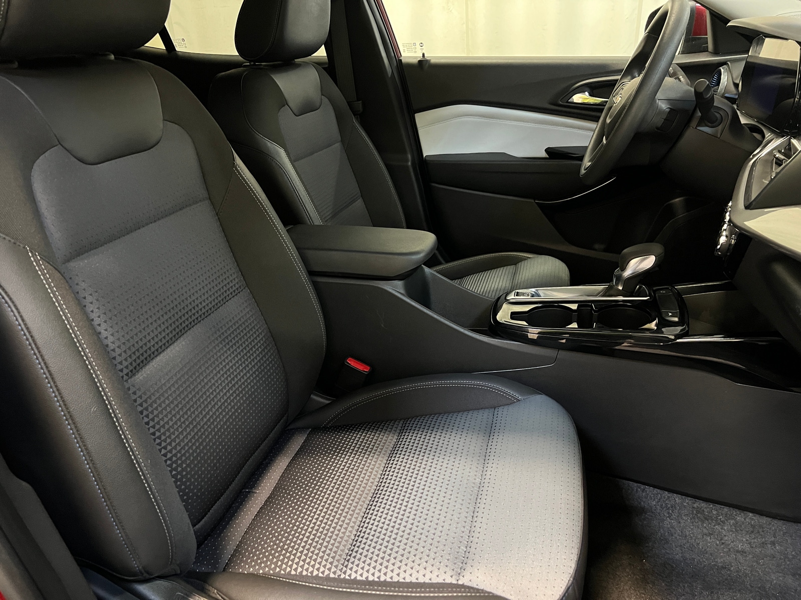 Thumbnail: 2025 Chevrolet Trax - 2