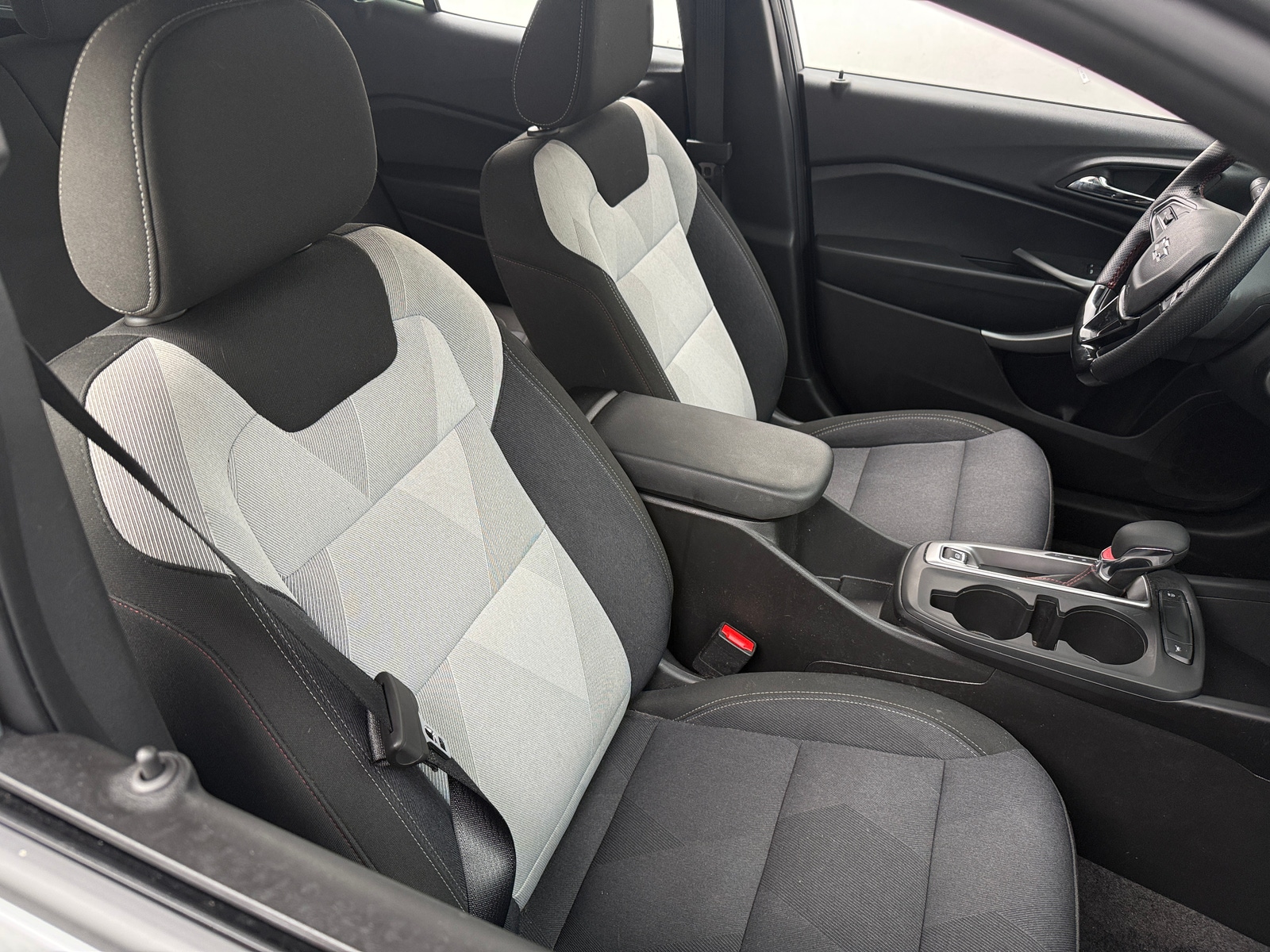 Thumbnail: 2025 Chevrolet Trax - 2