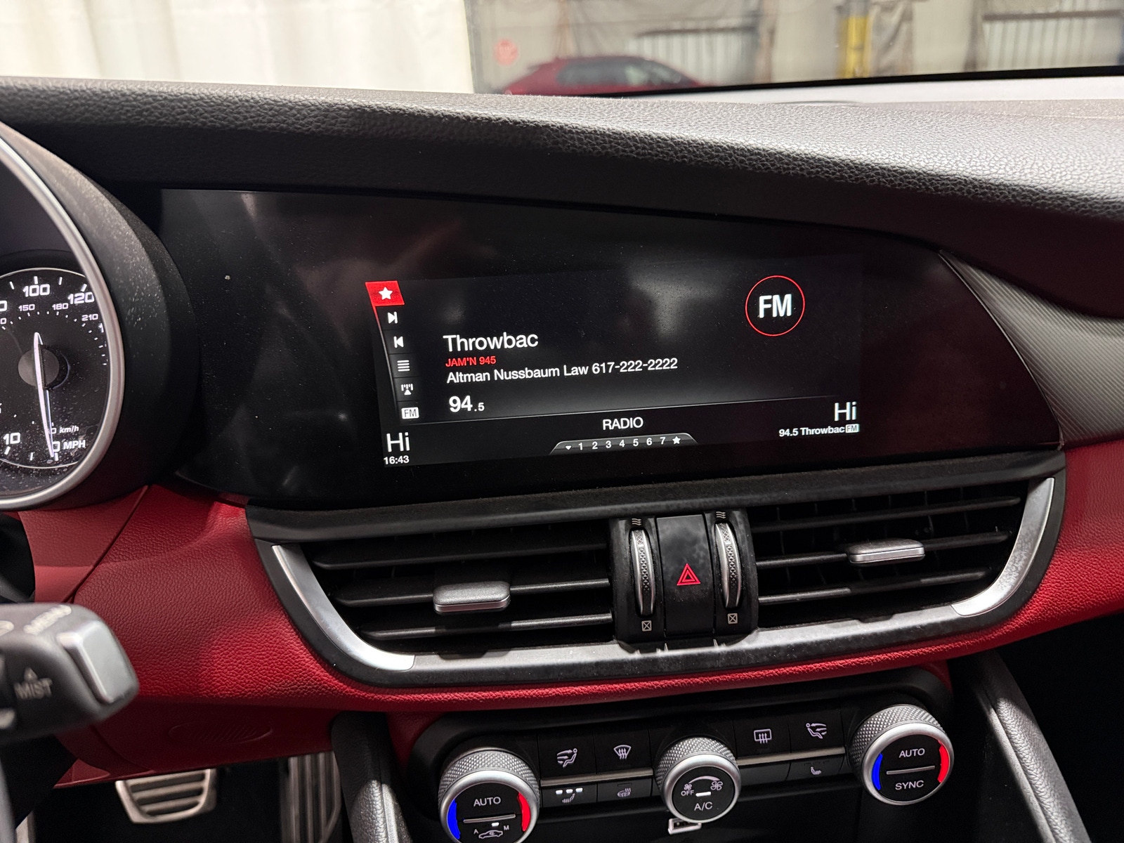 Thumbnail: 2019 Alfa Romeo Giulia - 3