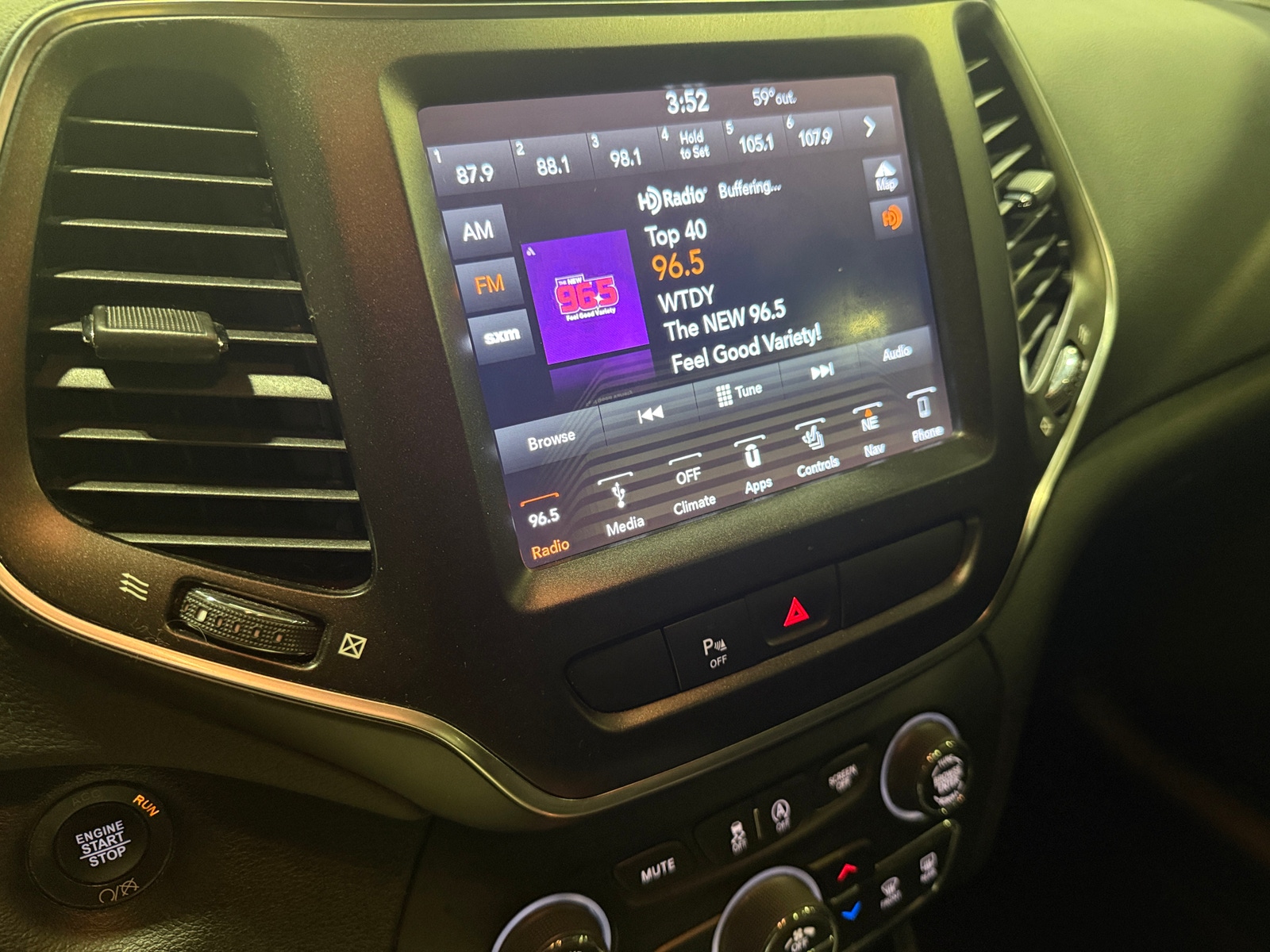 Thumbnail: 2019 Jeep Cherokee - 4