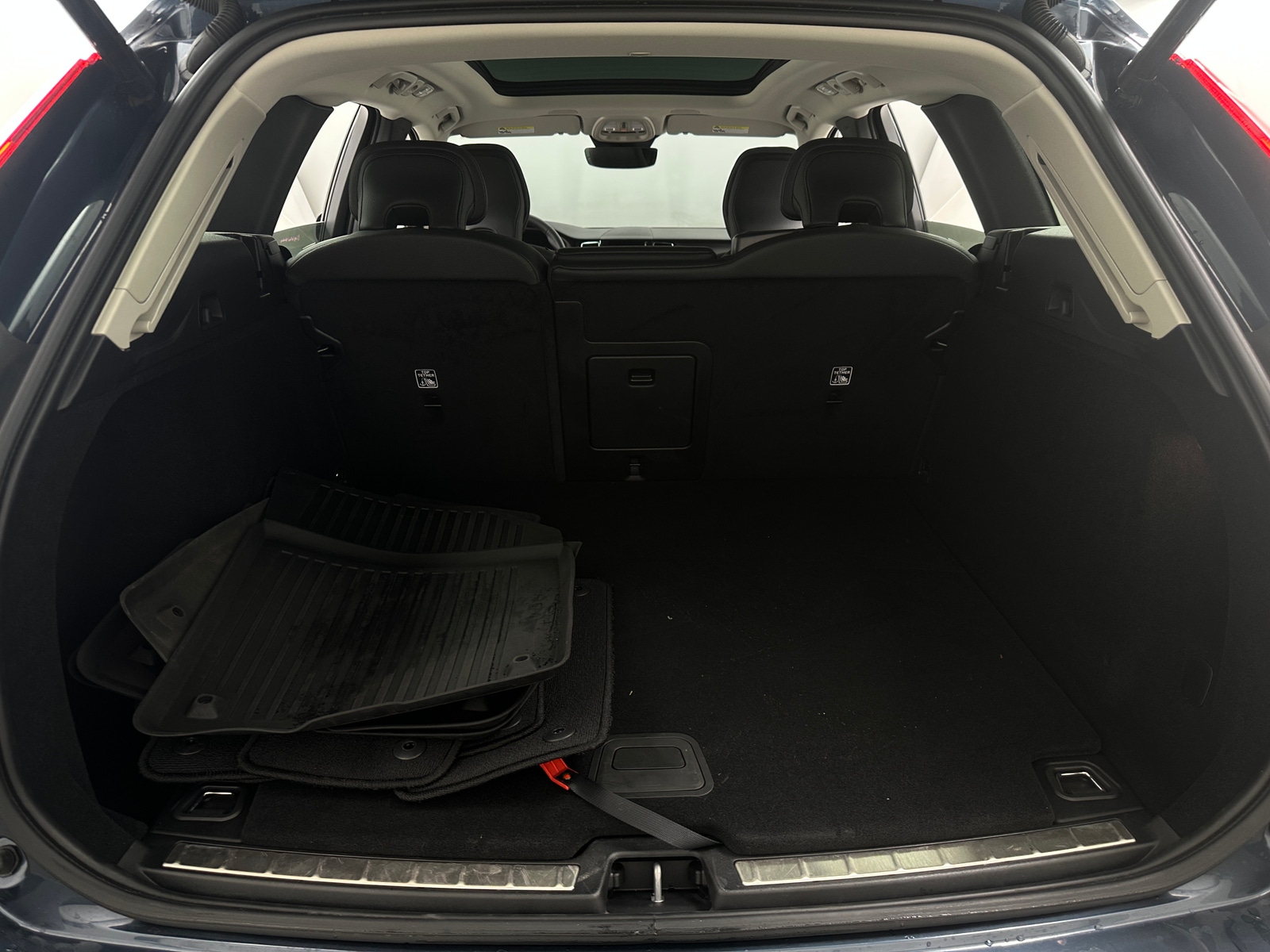 Thumbnail: 2023 Volvo XC60 - 6