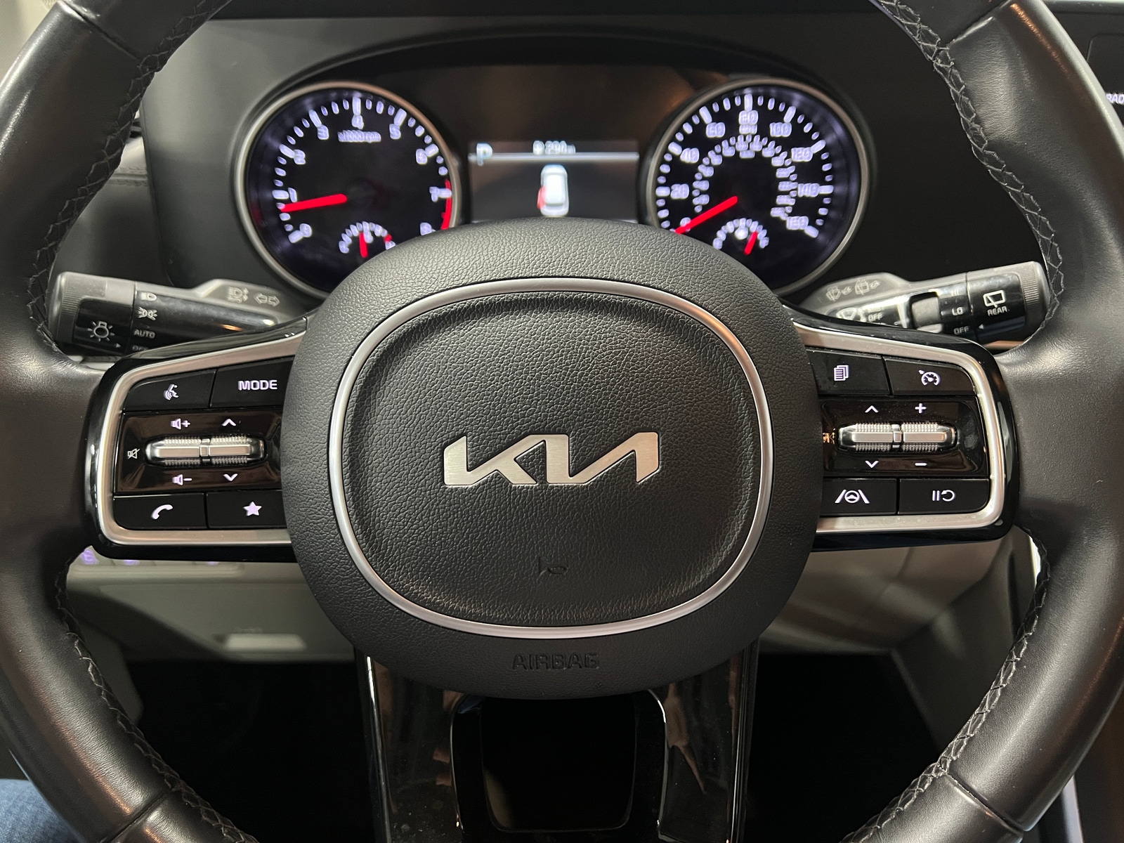 Thumbnail: 2024 Kia Carnival - 4