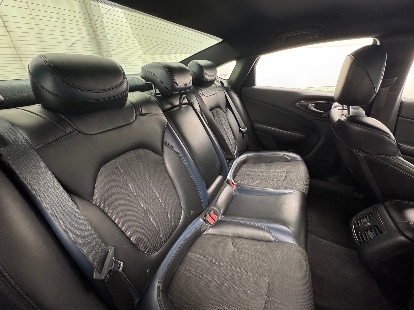 Thumbnail: 2016 Chrysler 200 - 6