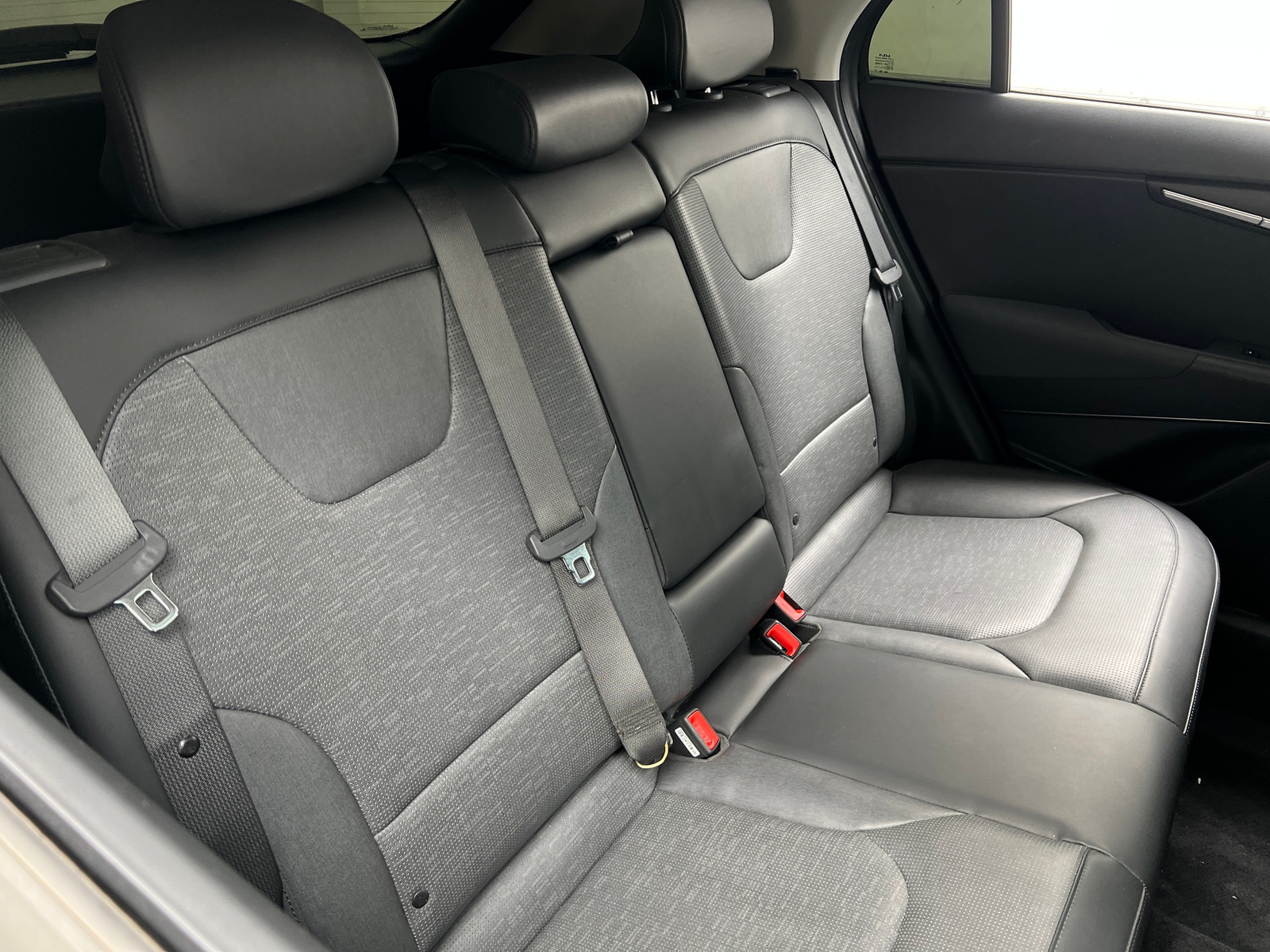 Thumbnail: 2023 Kia Niro - 5