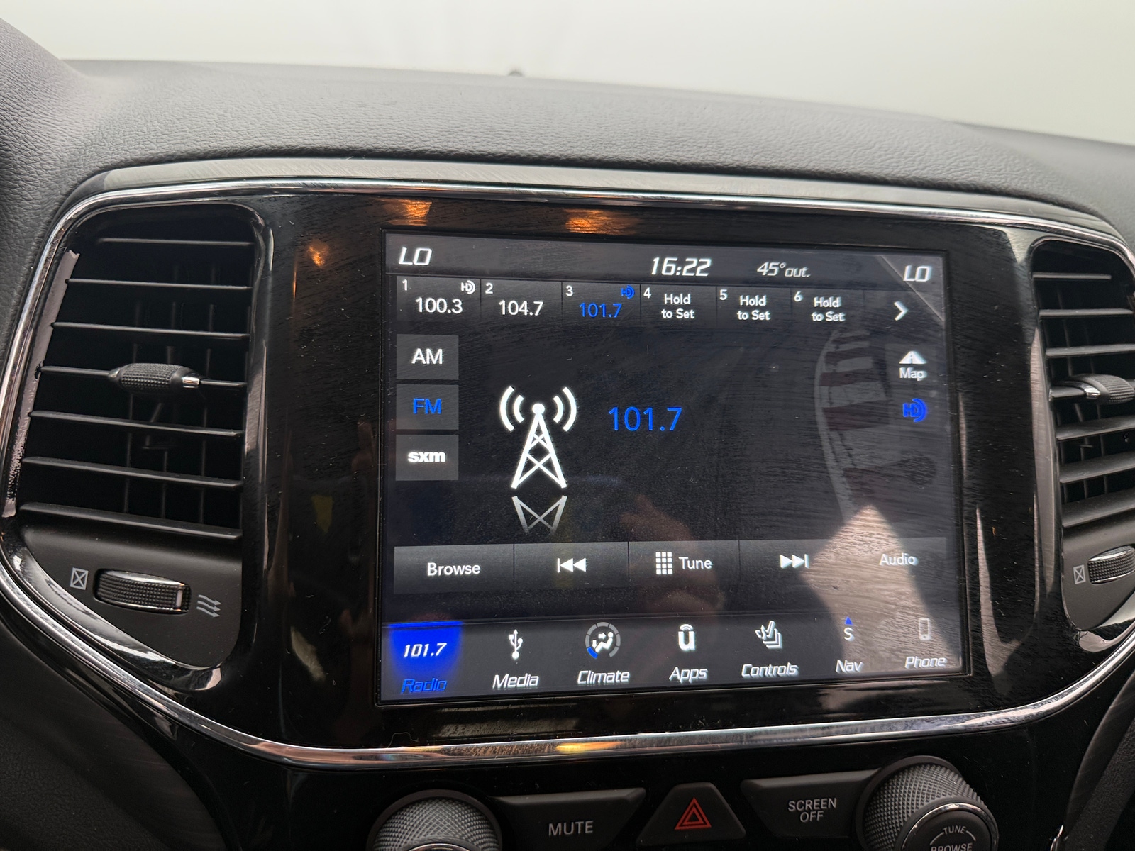 Thumbnail: 2019 Jeep Grand Cherokee - 4