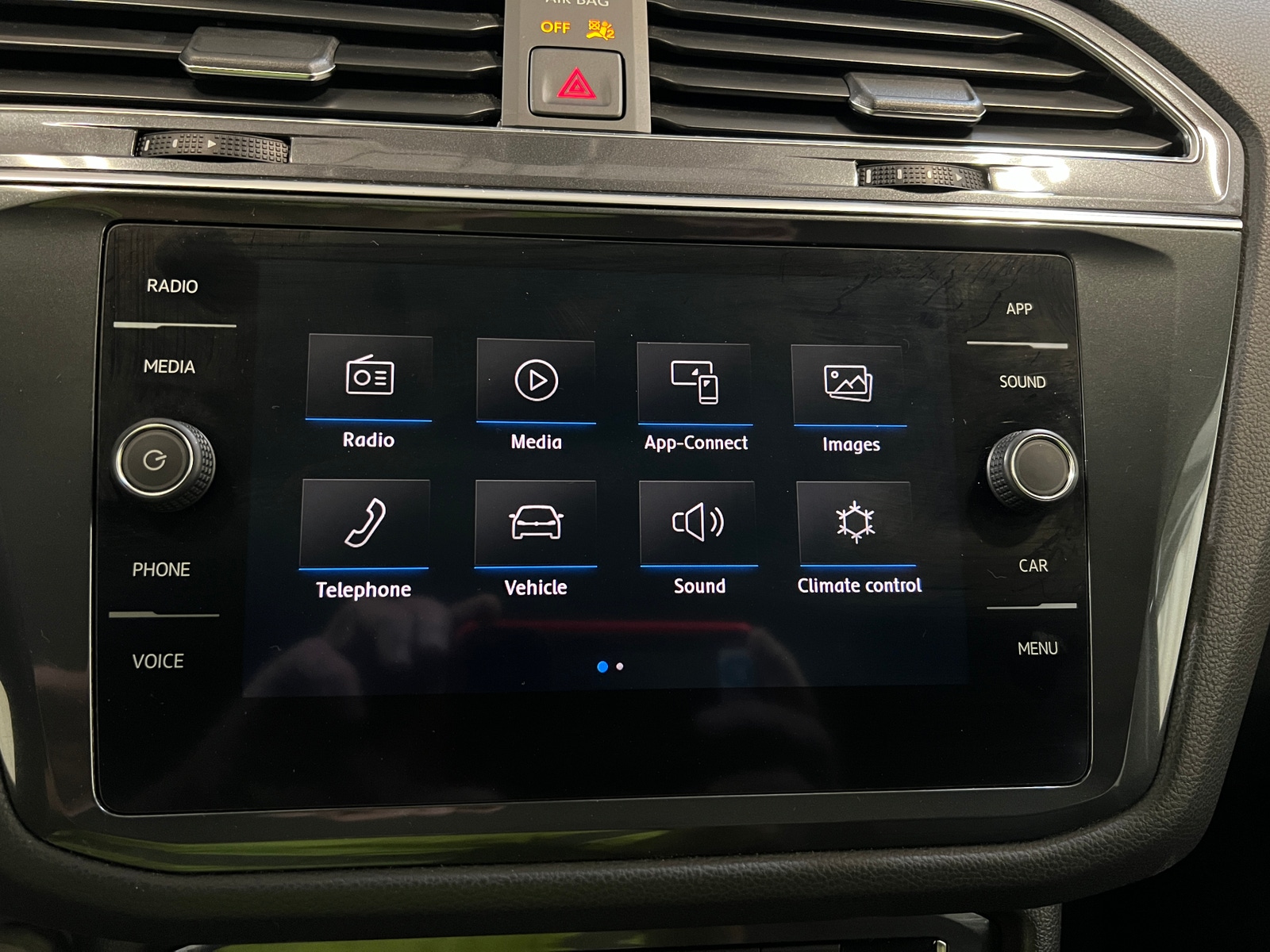 Thumbnail: 2020 Volkswagen Tiguan - 3