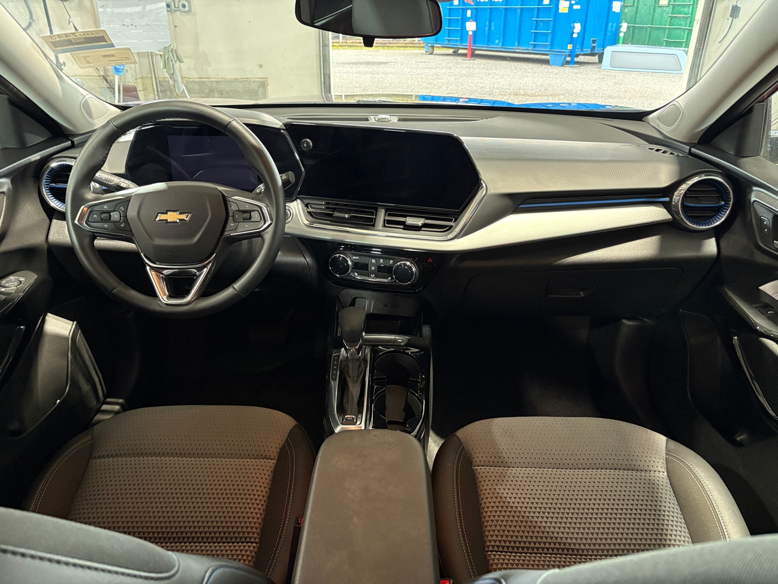 Thumbnail: 2025 Chevrolet Trax - 3