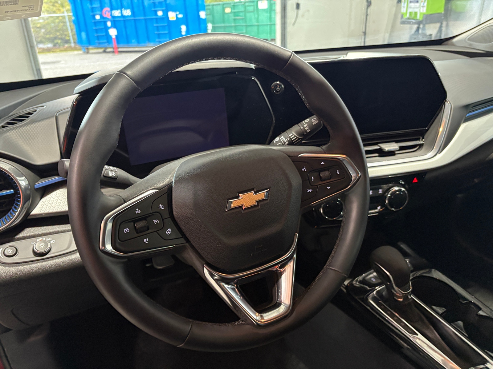 Thumbnail: 2025 Chevrolet Trax - 5