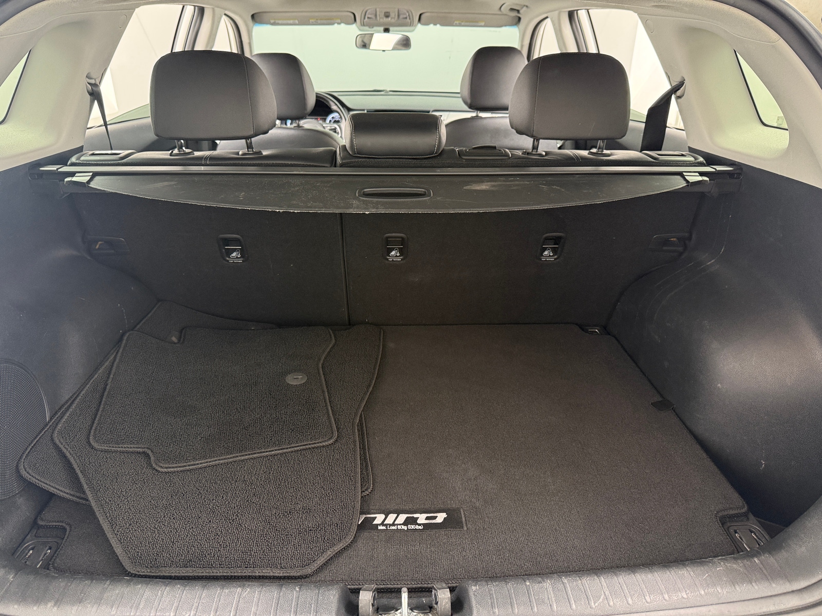 Thumbnail: 2017 Kia Niro - 6