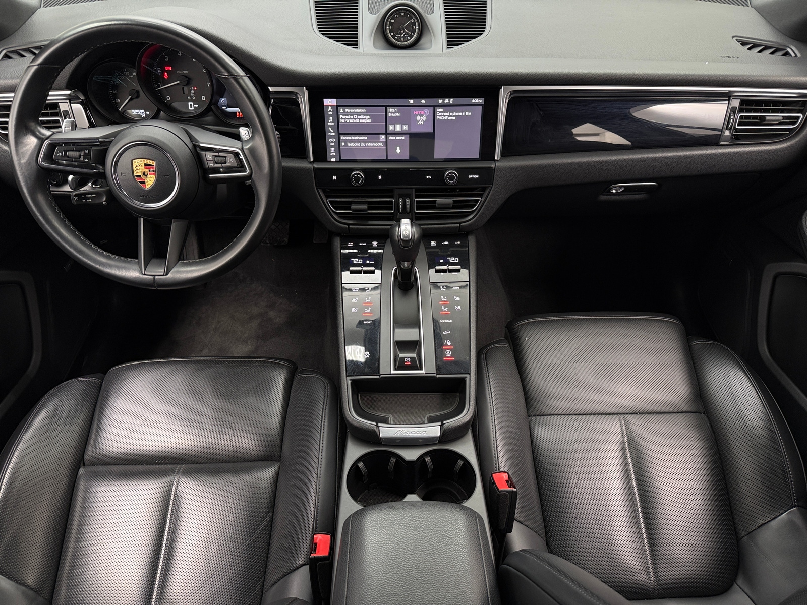 Thumbnail: 2022 Porsche Macan - 2