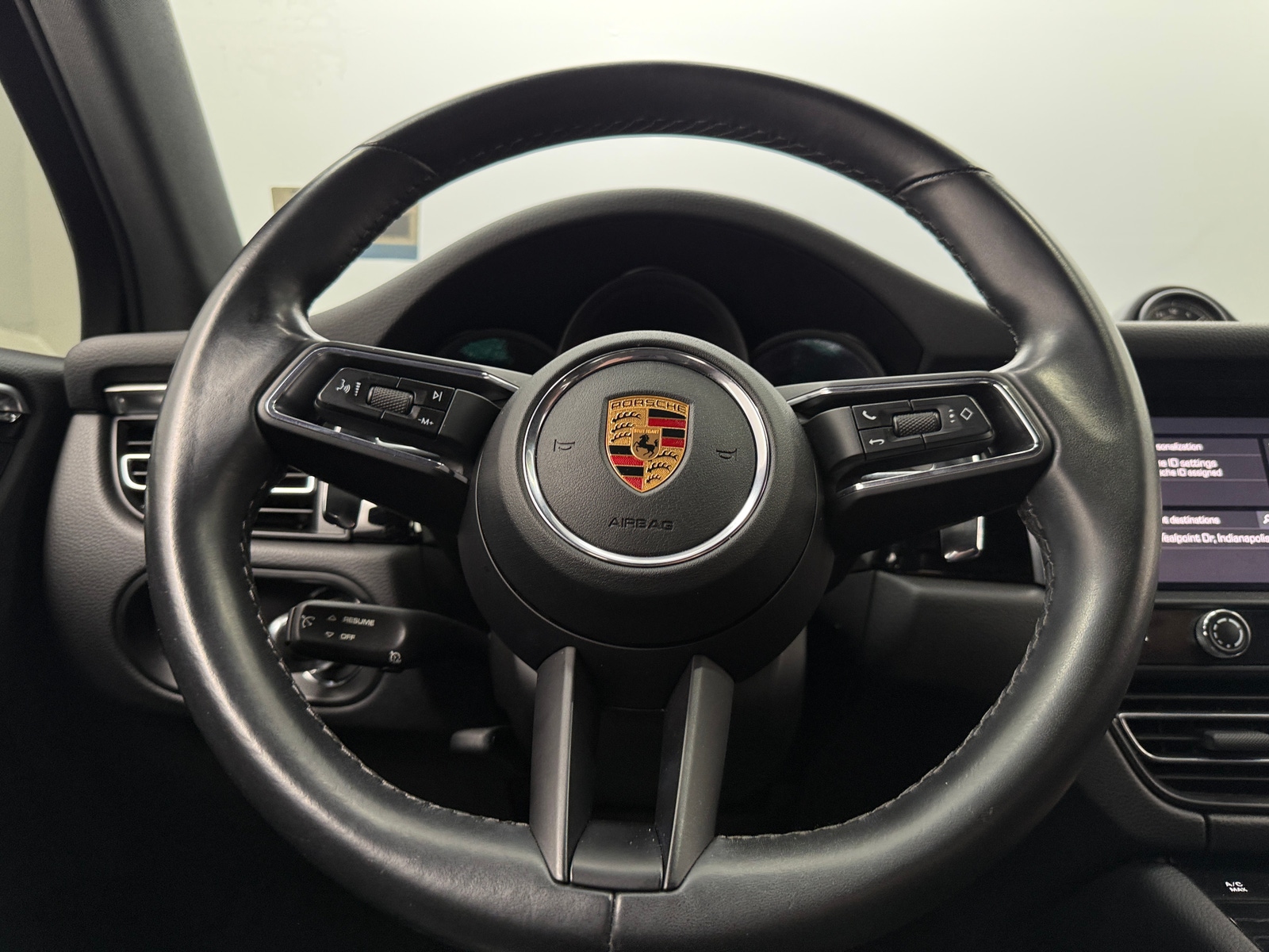 Thumbnail: 2022 Porsche Macan - 4