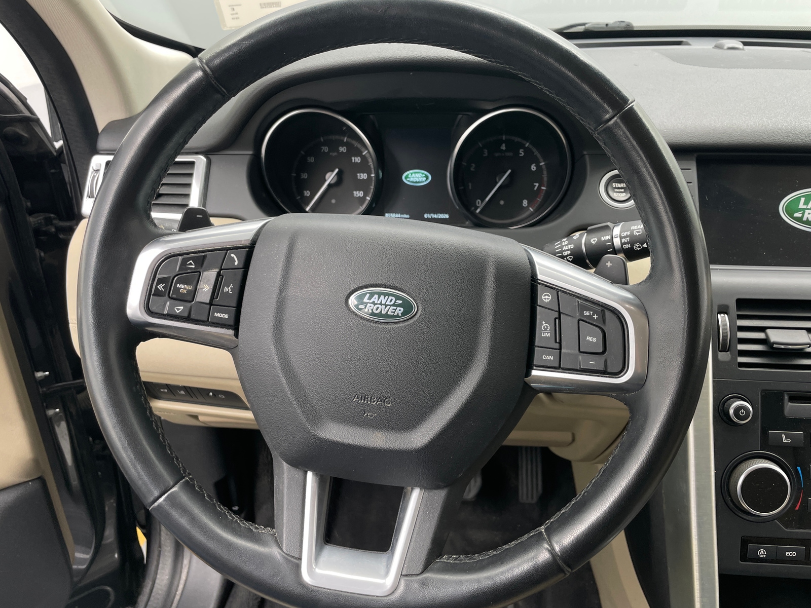 Thumbnail: 2019 Land Rover Discovery Sport - 4