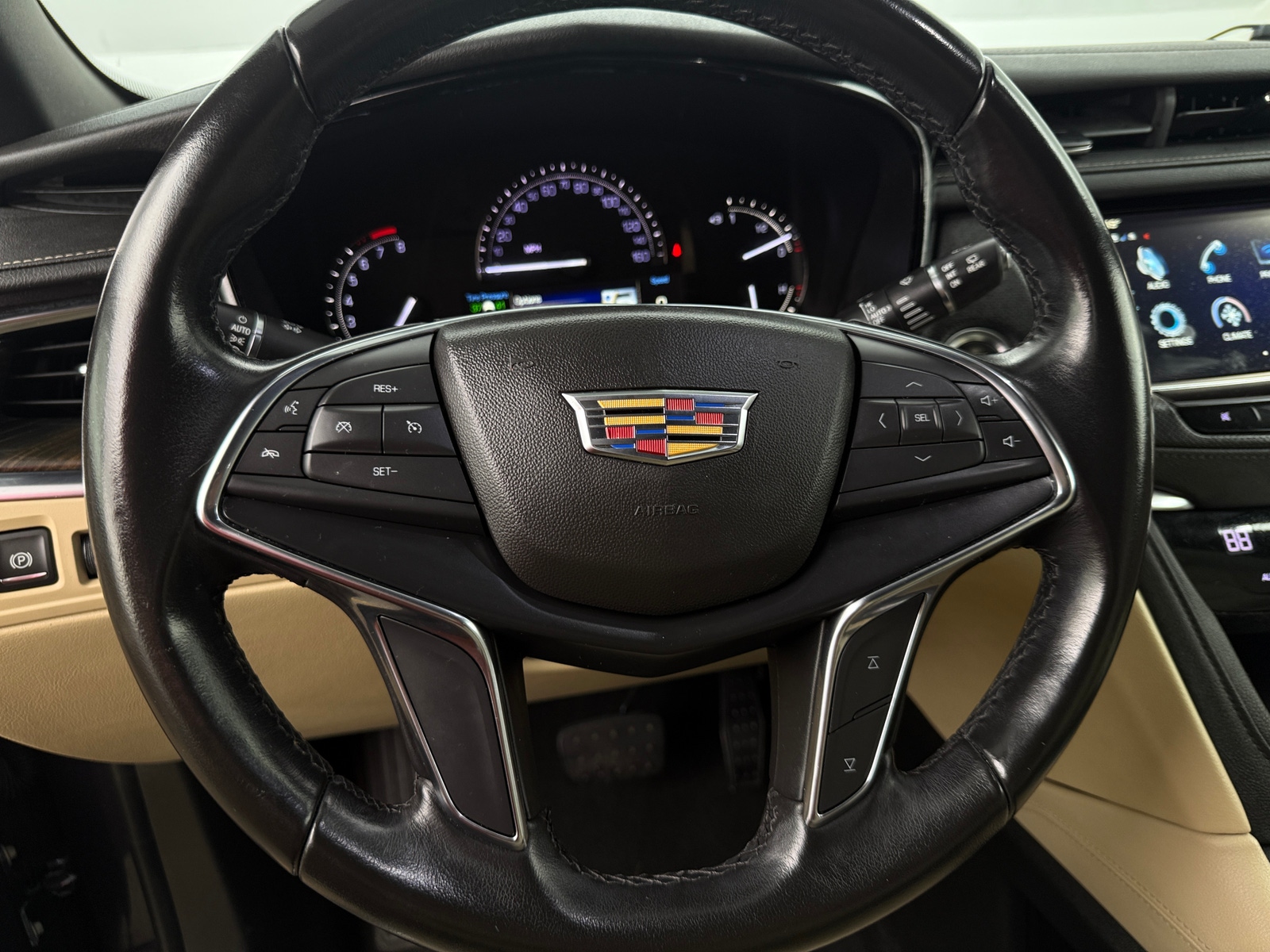 Thumbnail: 2019 Cadillac XT5 - 4