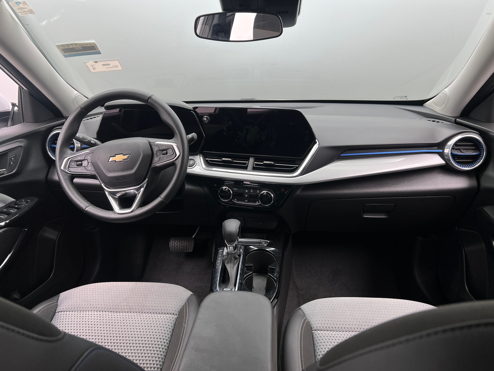 Thumbnail: 2025 Chevrolet Trax - 3