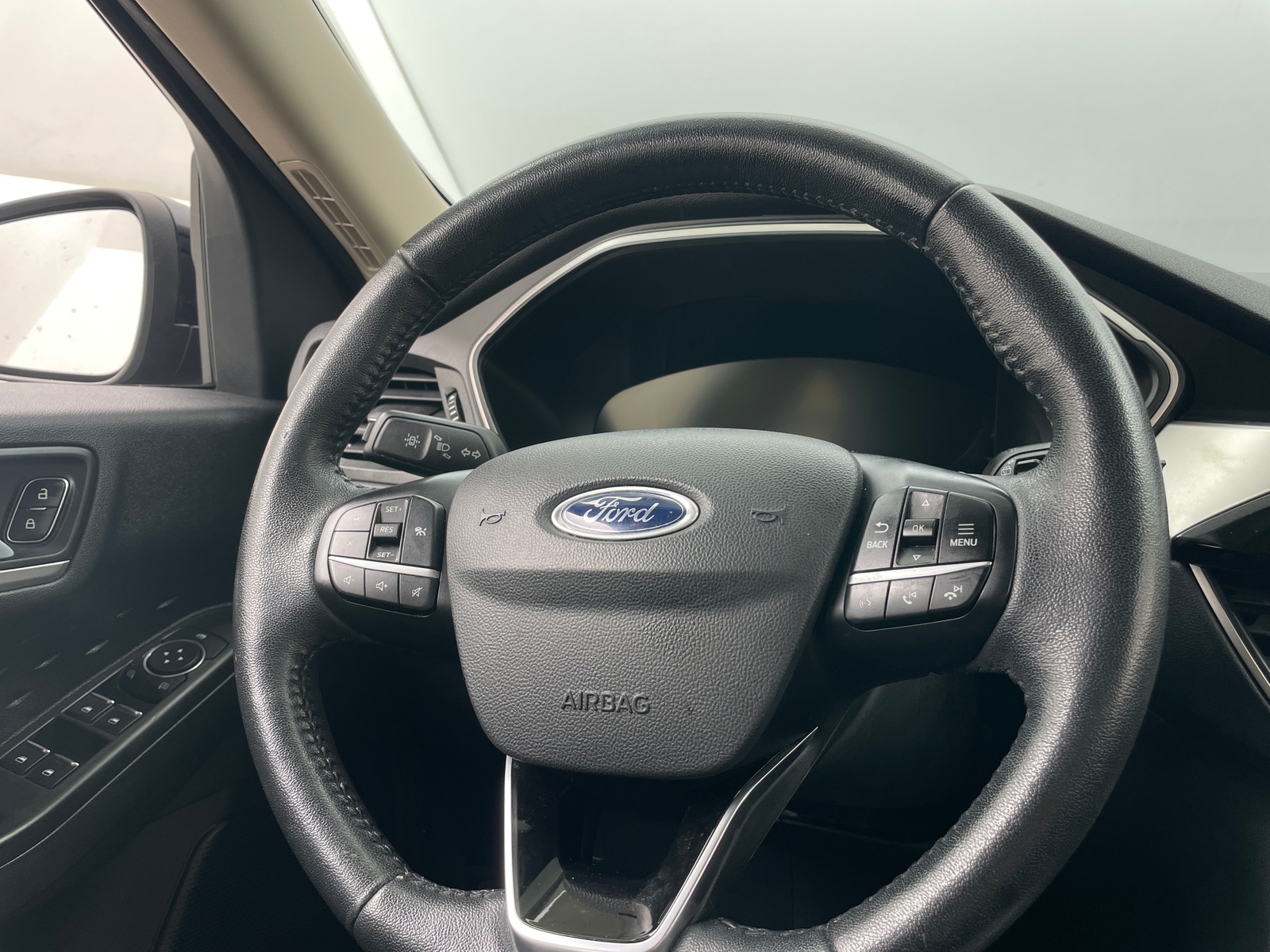 Thumbnail: 2020 Ford Escape - 4