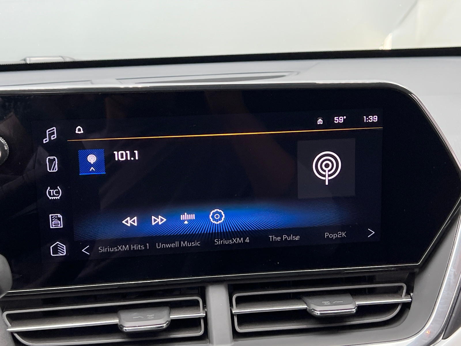 Thumbnail: 2025 Chevrolet Trax - 4