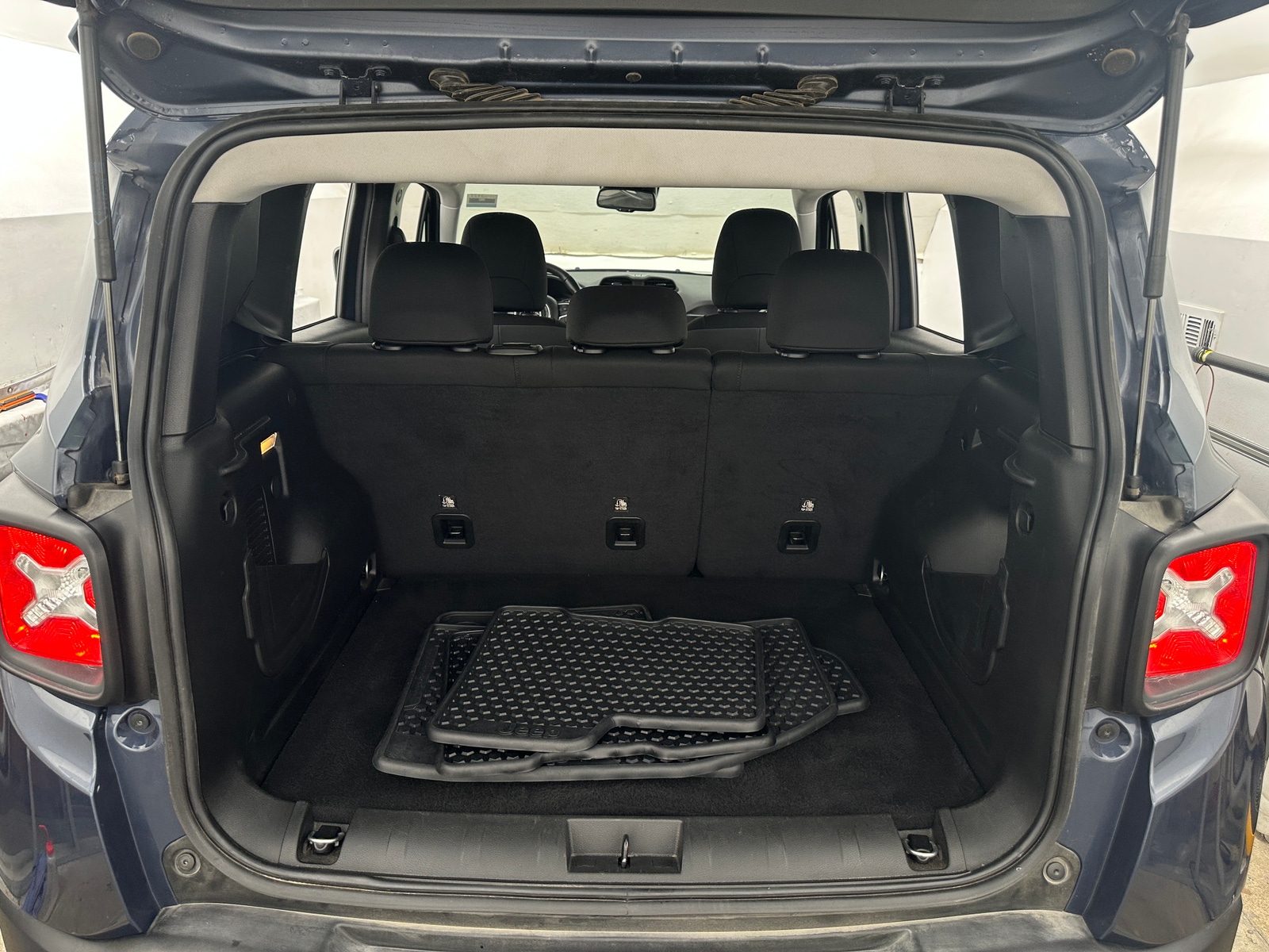 Thumbnail: 2023 Jeep Renegade - 7