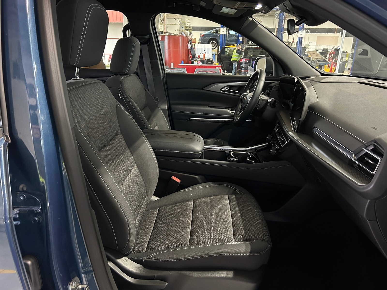 Thumbnail: 2025 Chevrolet Traverse - 2