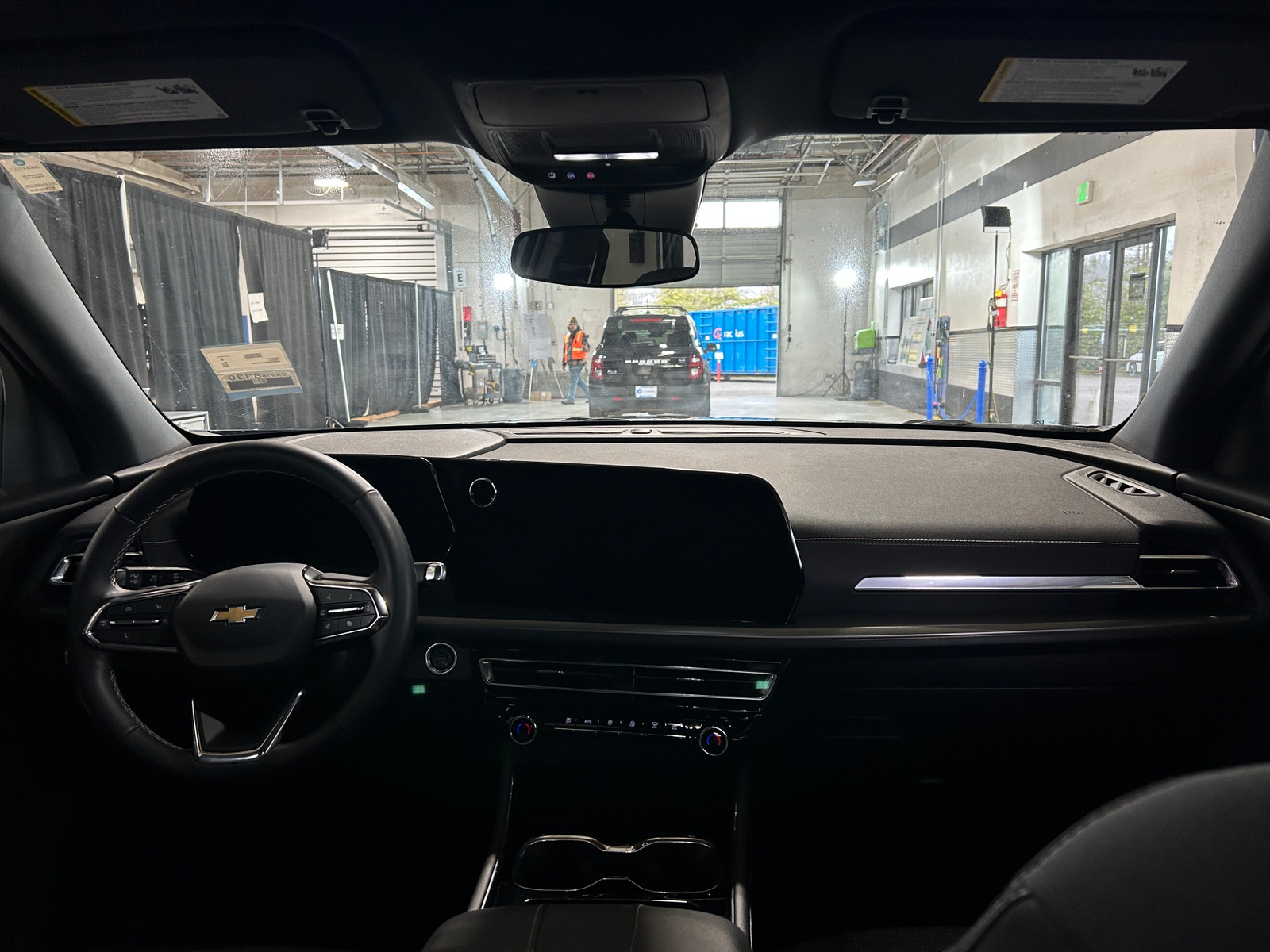 Thumbnail: 2025 Chevrolet Traverse - 3