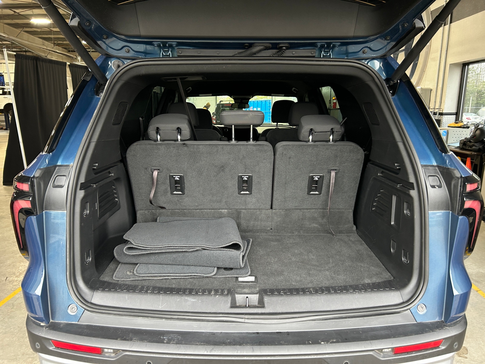 Thumbnail: 2025 Chevrolet Traverse - 7