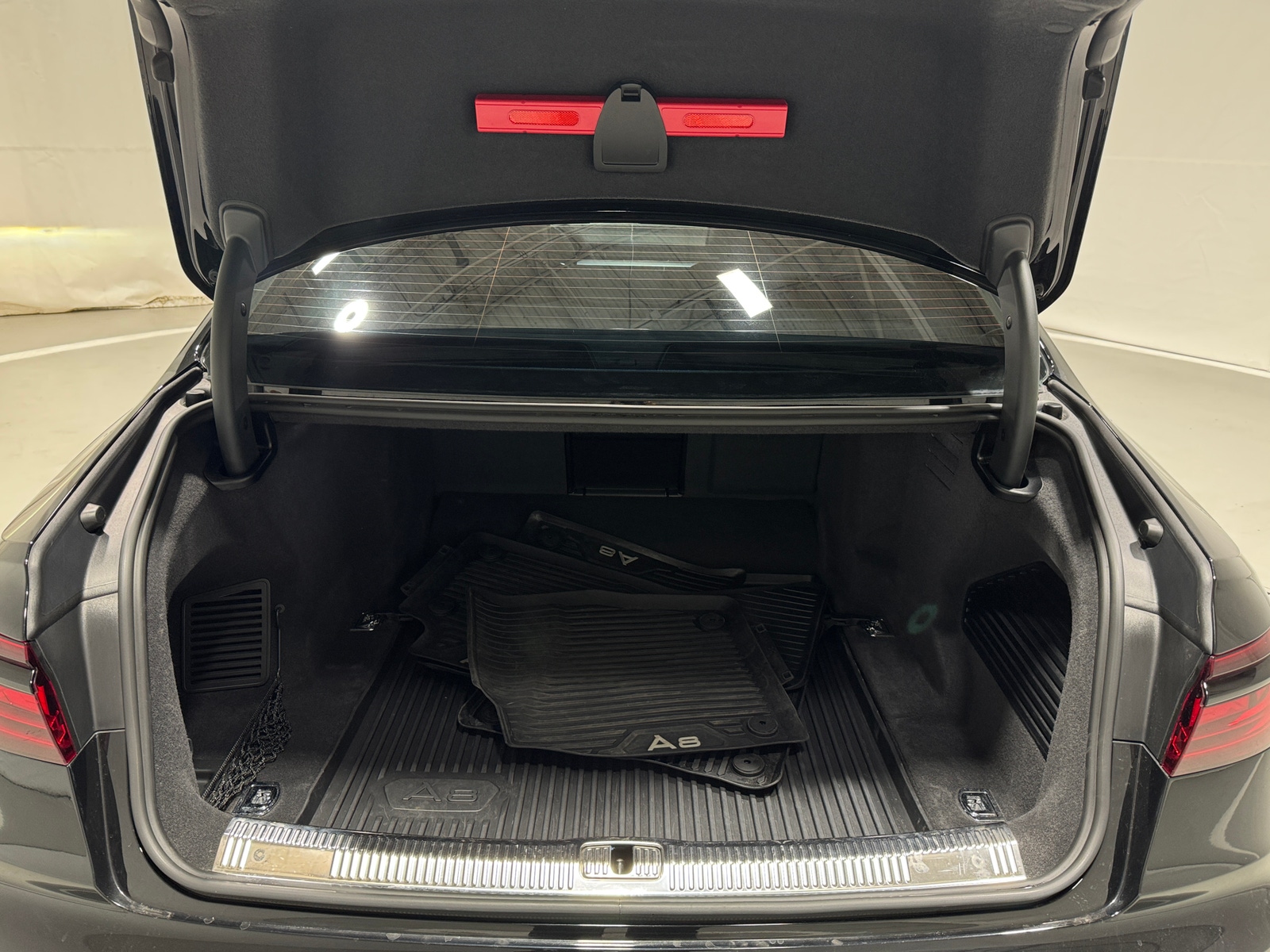 Thumbnail: 2022 Audi A8 - 6