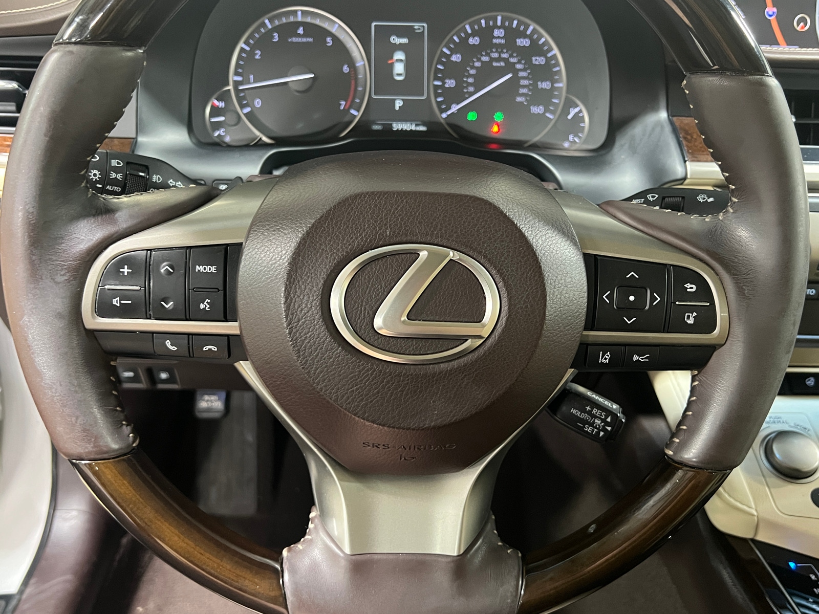 Thumbnail: 2016 Lexus ES - 4