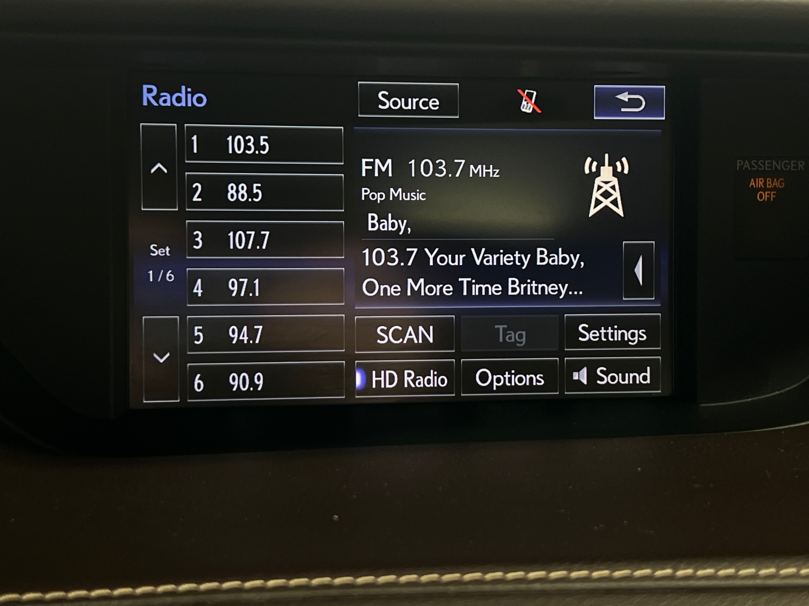 Thumbnail: 2016 Lexus ES - 3