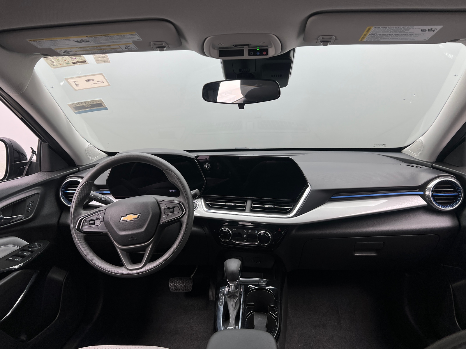 Thumbnail: 2025 Chevrolet Trax - 3