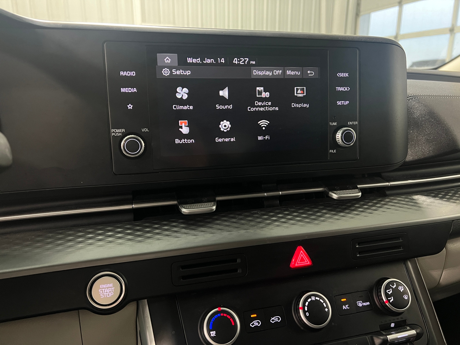 Thumbnail: 2023 Kia Carnival - 3