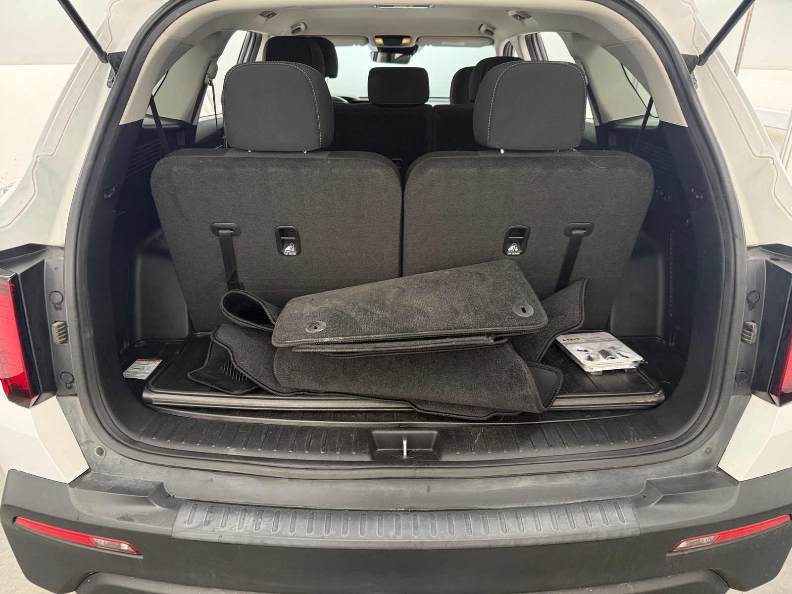 Thumbnail: 2023 Kia Sorento - 7