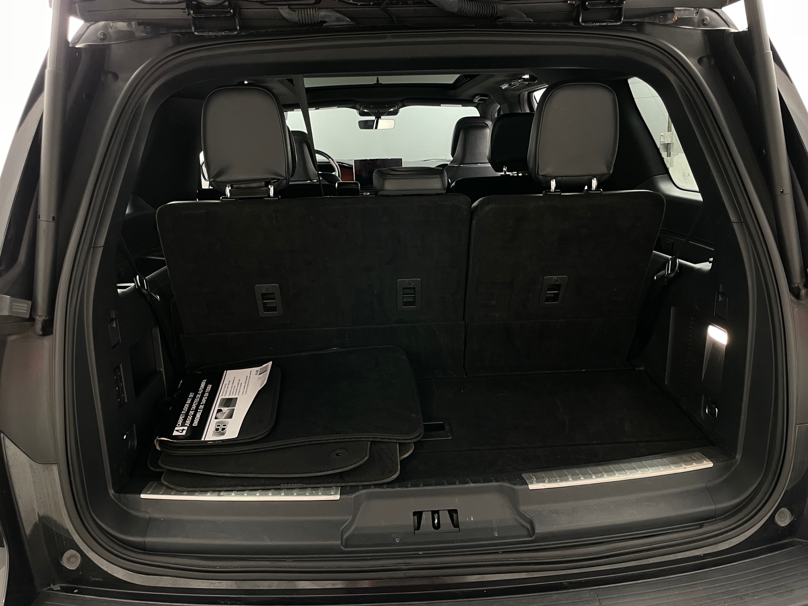 Thumbnail: 2023 Lincoln Navigator - 6