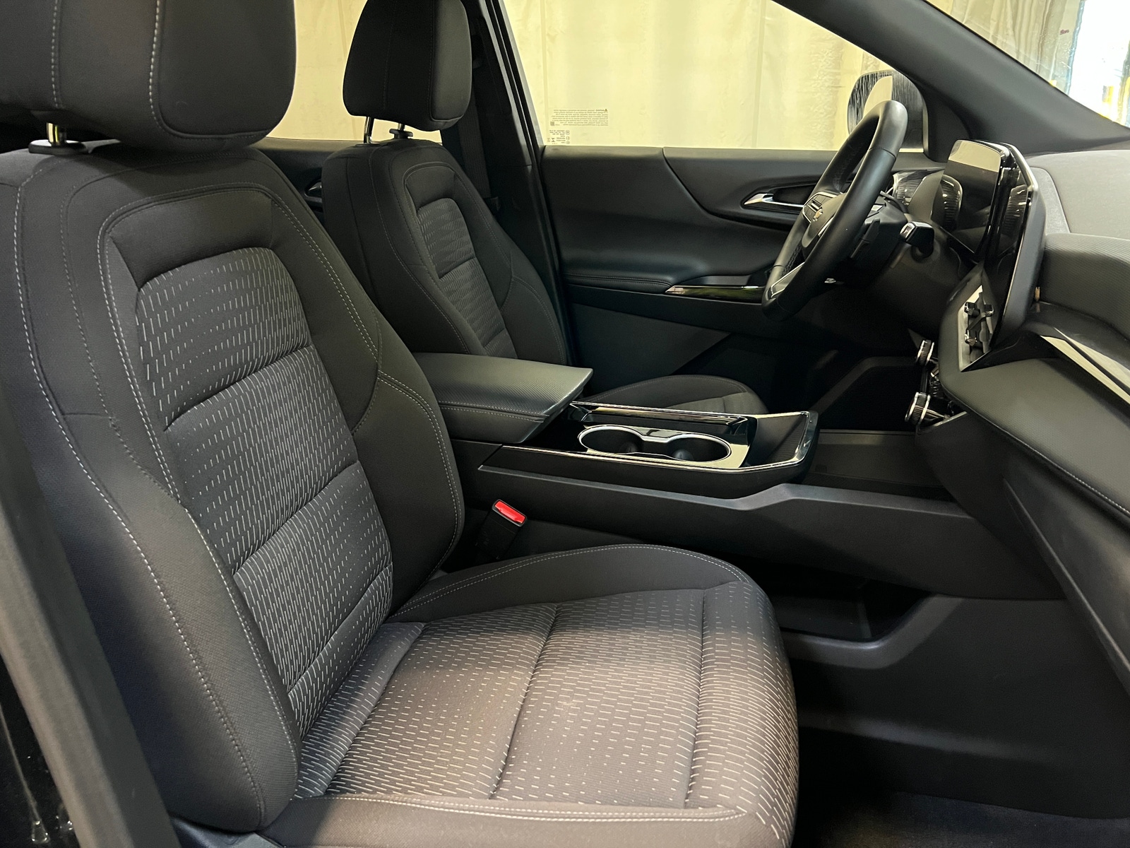 Thumbnail: 2025 Chevrolet Equinox - 2