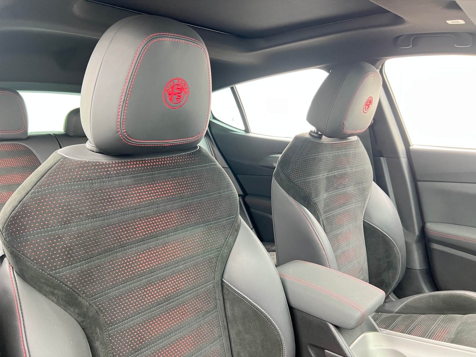 Thumbnail: 2024 Alfa Romeo Tonale - 2