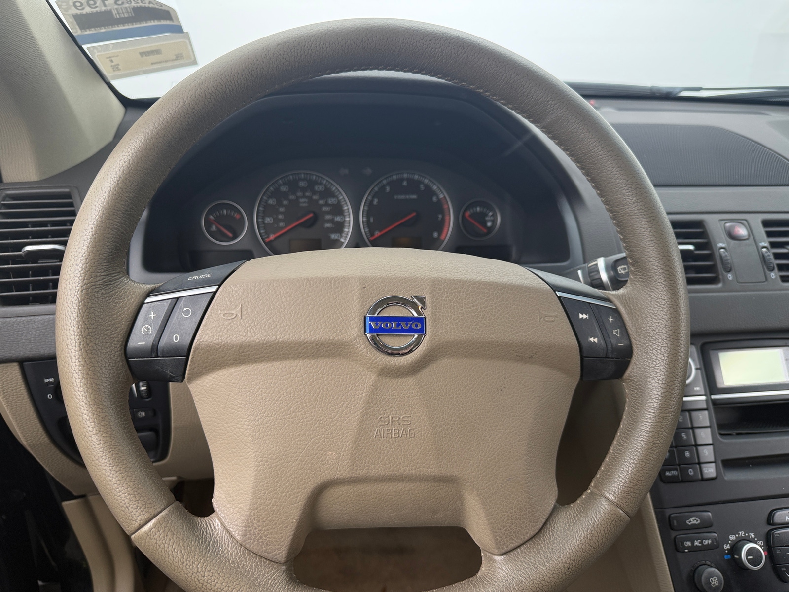 Thumbnail: 2010 Volvo XC90 - 4