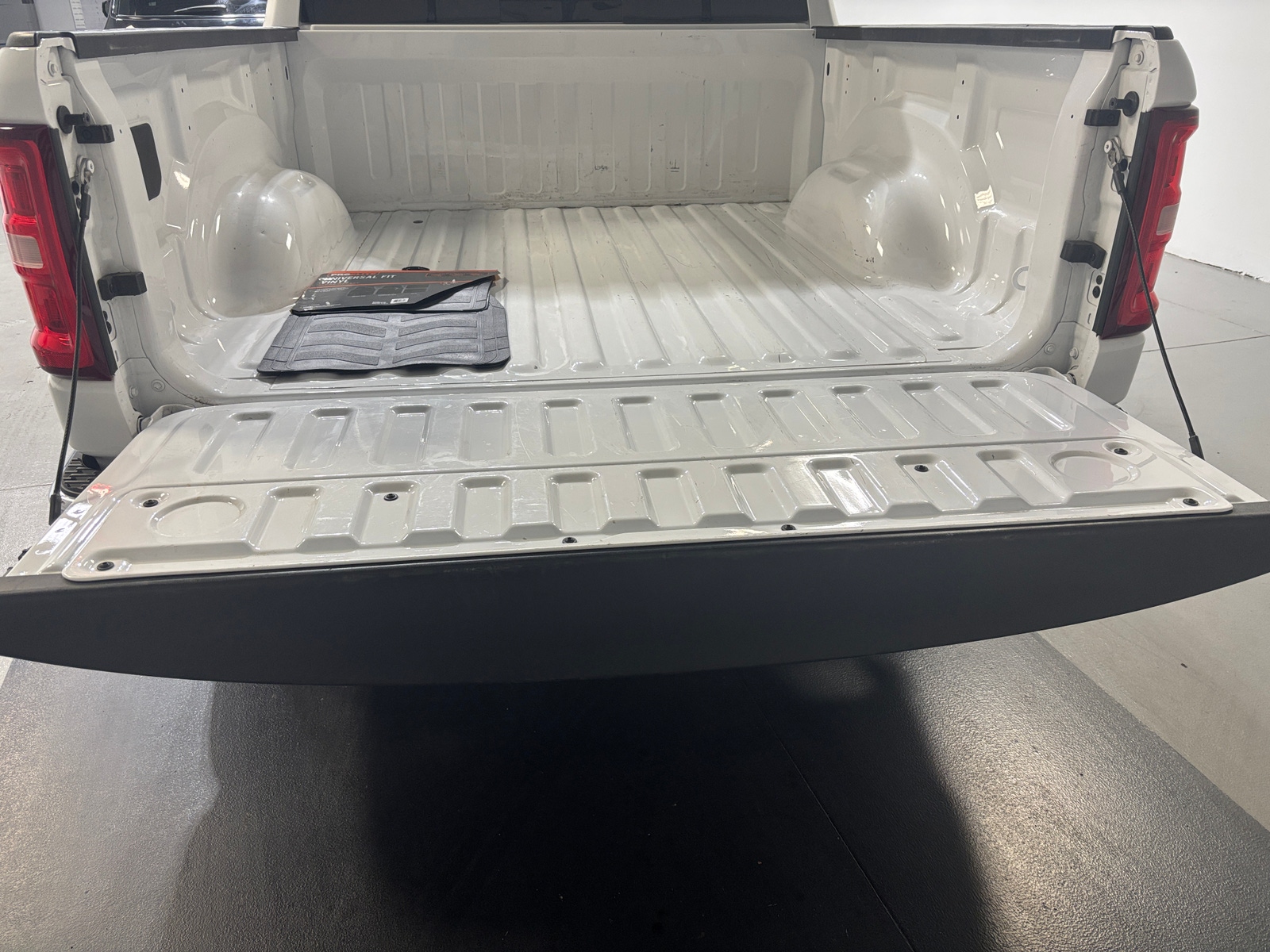 Thumbnail: 2025 RAM 1500 - 6