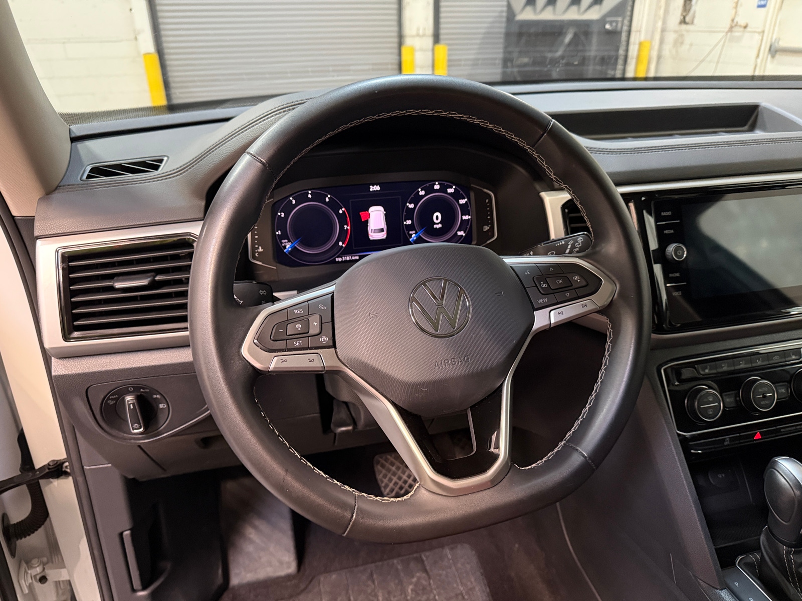 Thumbnail: 2023 Volkswagen Atlas - 4