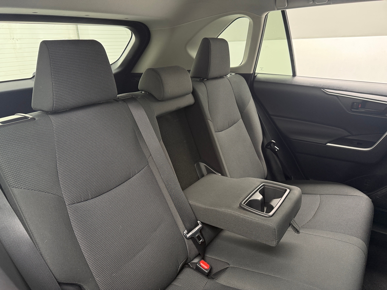 Thumbnail: 2021 Toyota RAV4 - 6