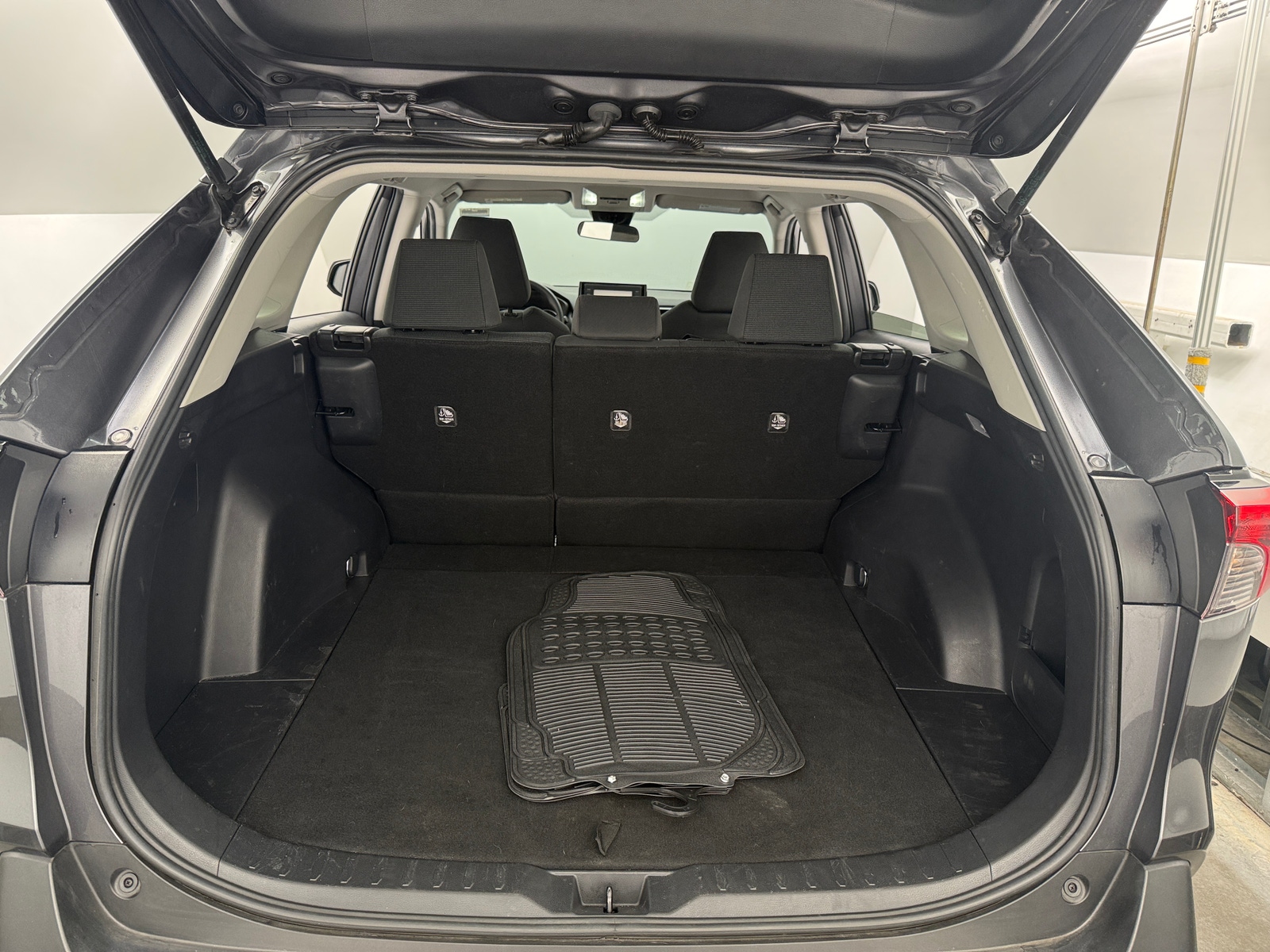 Thumbnail: 2021 Toyota RAV4 - 7