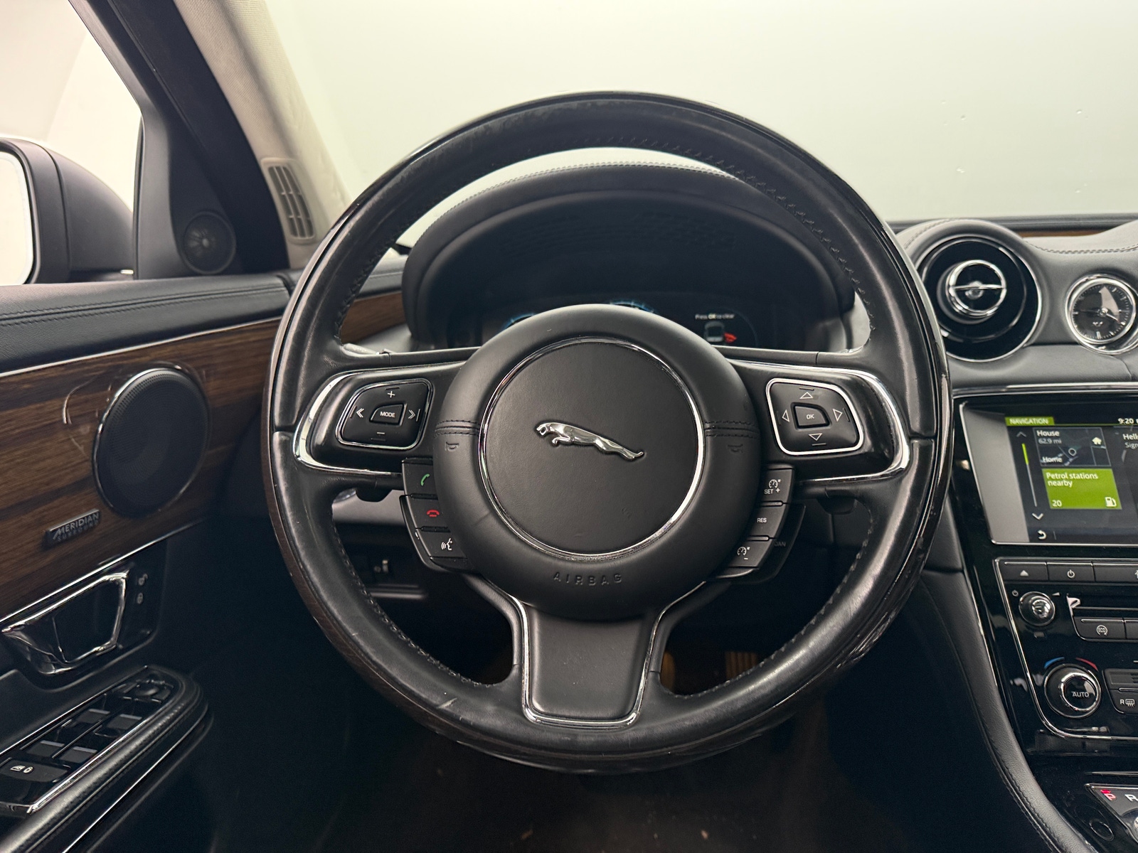 Thumbnail: 2016 Jaguar XJ - 4