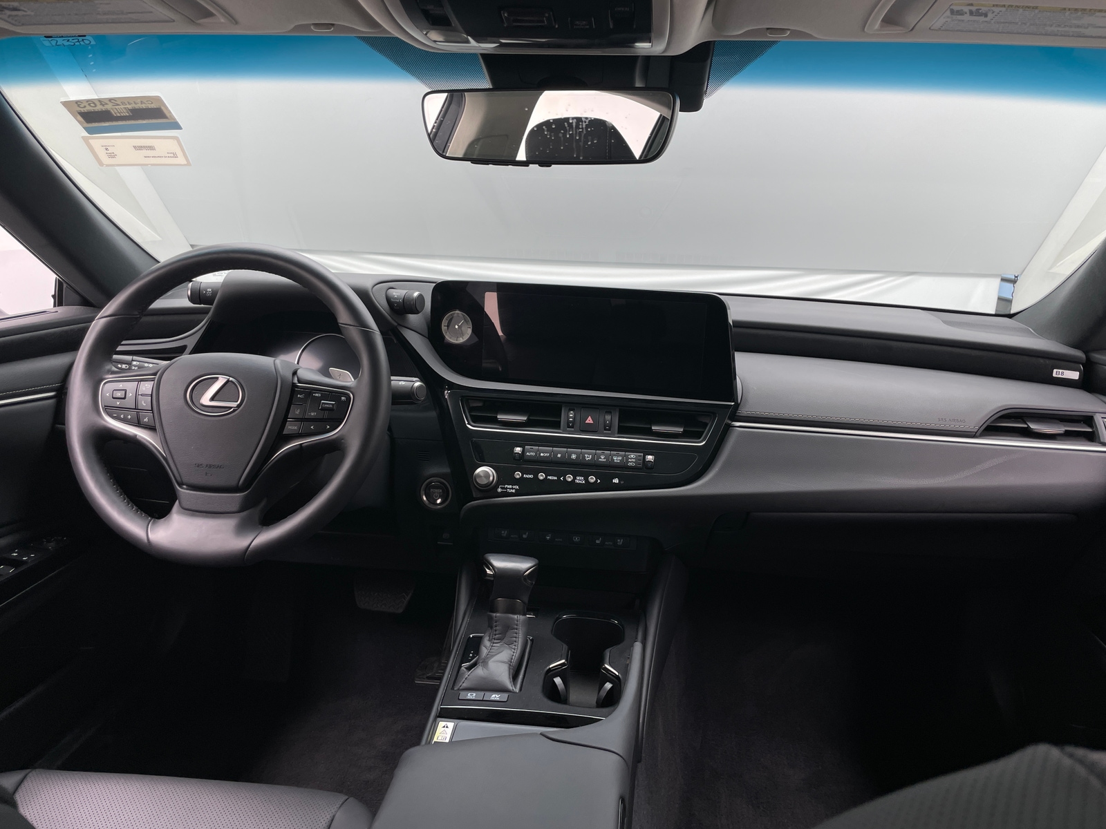 Thumbnail: 2024 Lexus ES - 2